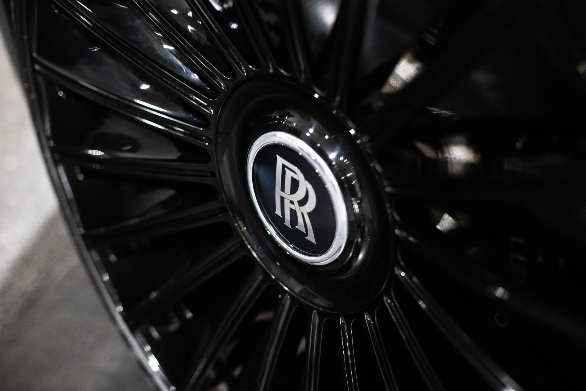 mph071_2464169619_Used_2018_Rolls_Royce_Dawn_1_of_1_Bespoke_Special_Order_Black_Badge_1773760381_3986e5651e