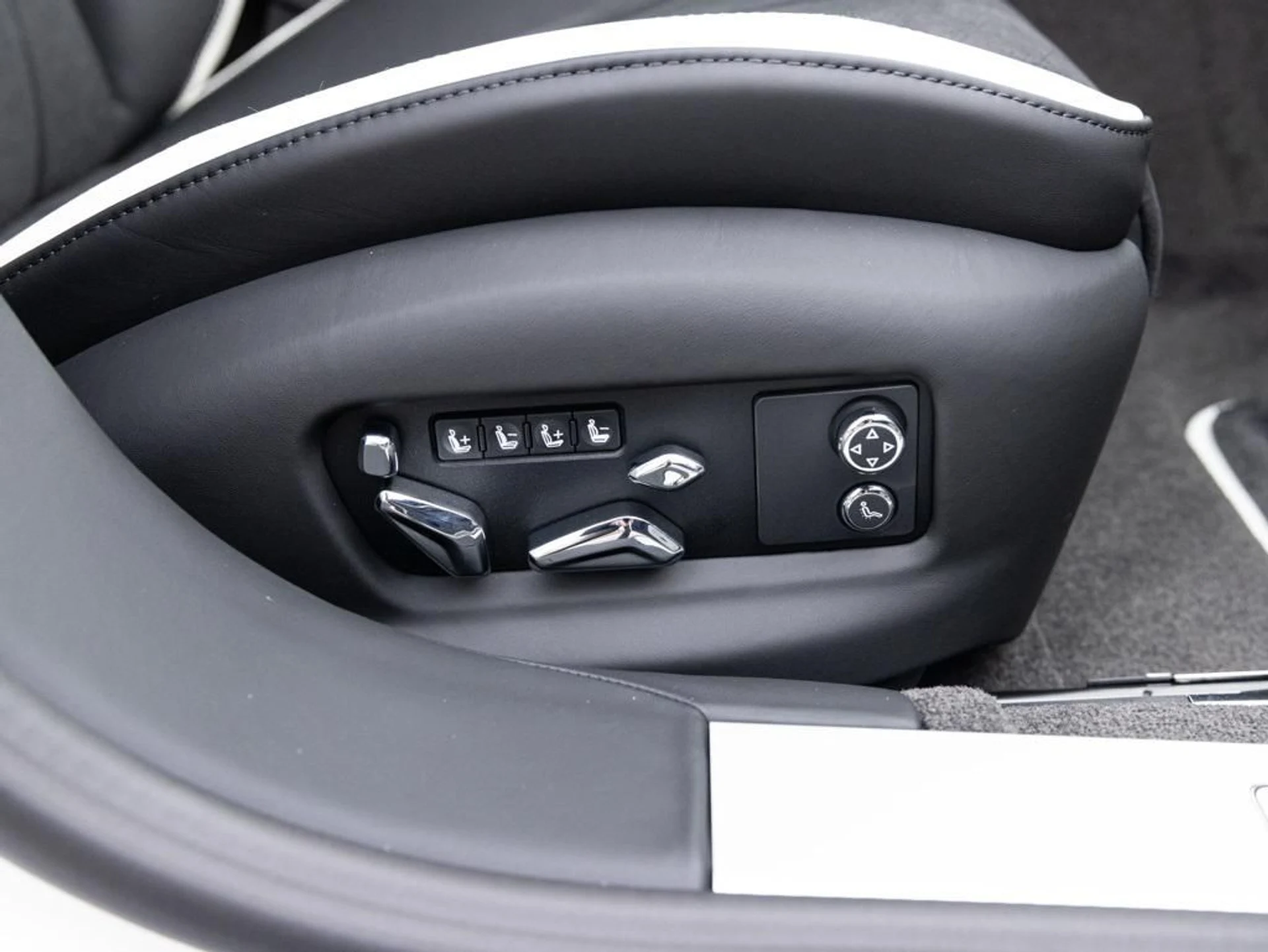 mph071_2485519041_403809833_67c234376b5617b02de637dd_a18acfabbb