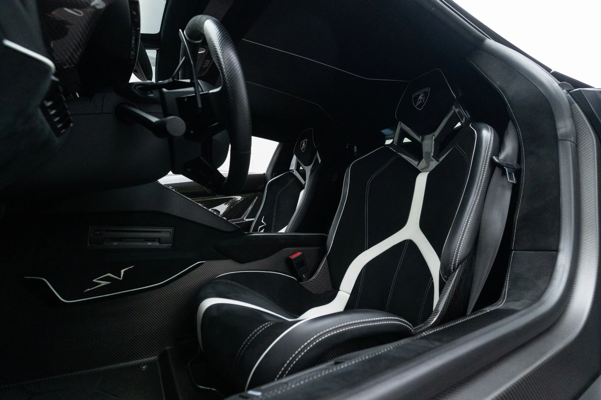 mph071_2559342824_Used_2016_Lamborghini_Aventador_LP_750_4_SV_1768280004_cc33197117