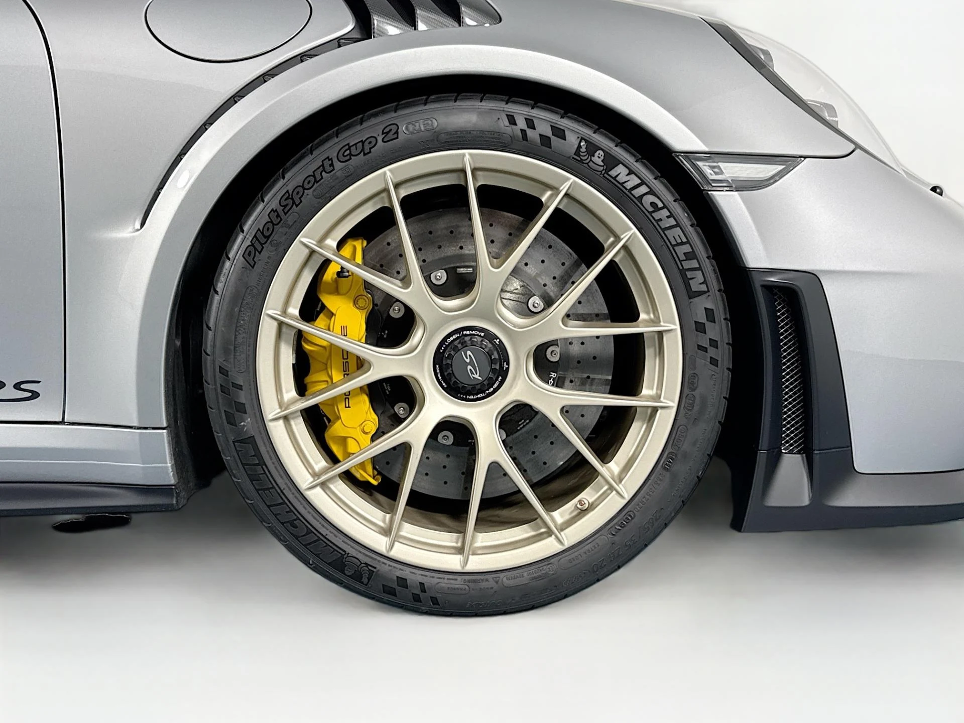 mph071_2584497299_Used_2018_Porsche_911_GT_2_RS_1784763013_84429e1cb9