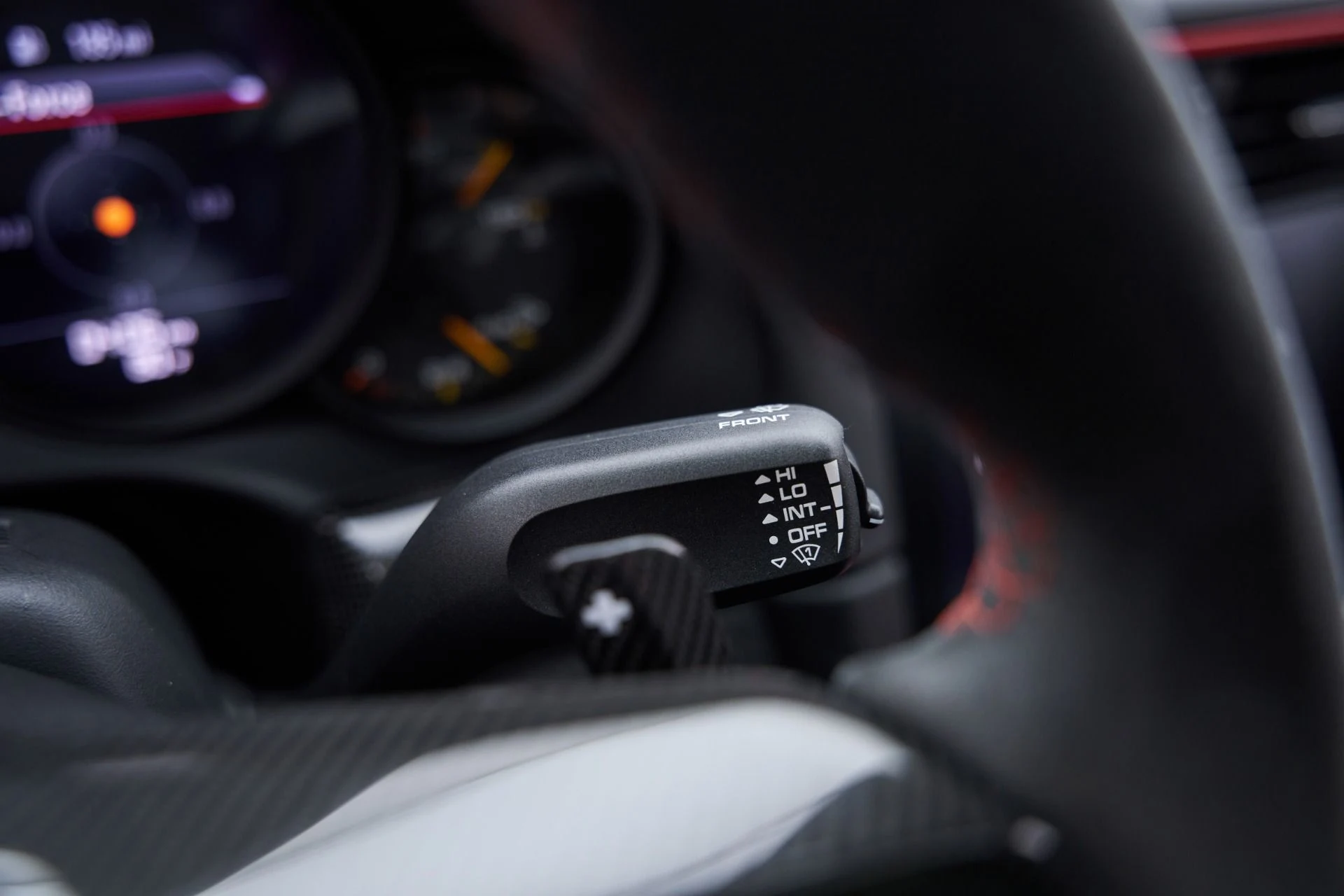 mph071_2610789368_Used_2018_Porsche_911_GT_2_RS_1792687251_80a53ab150