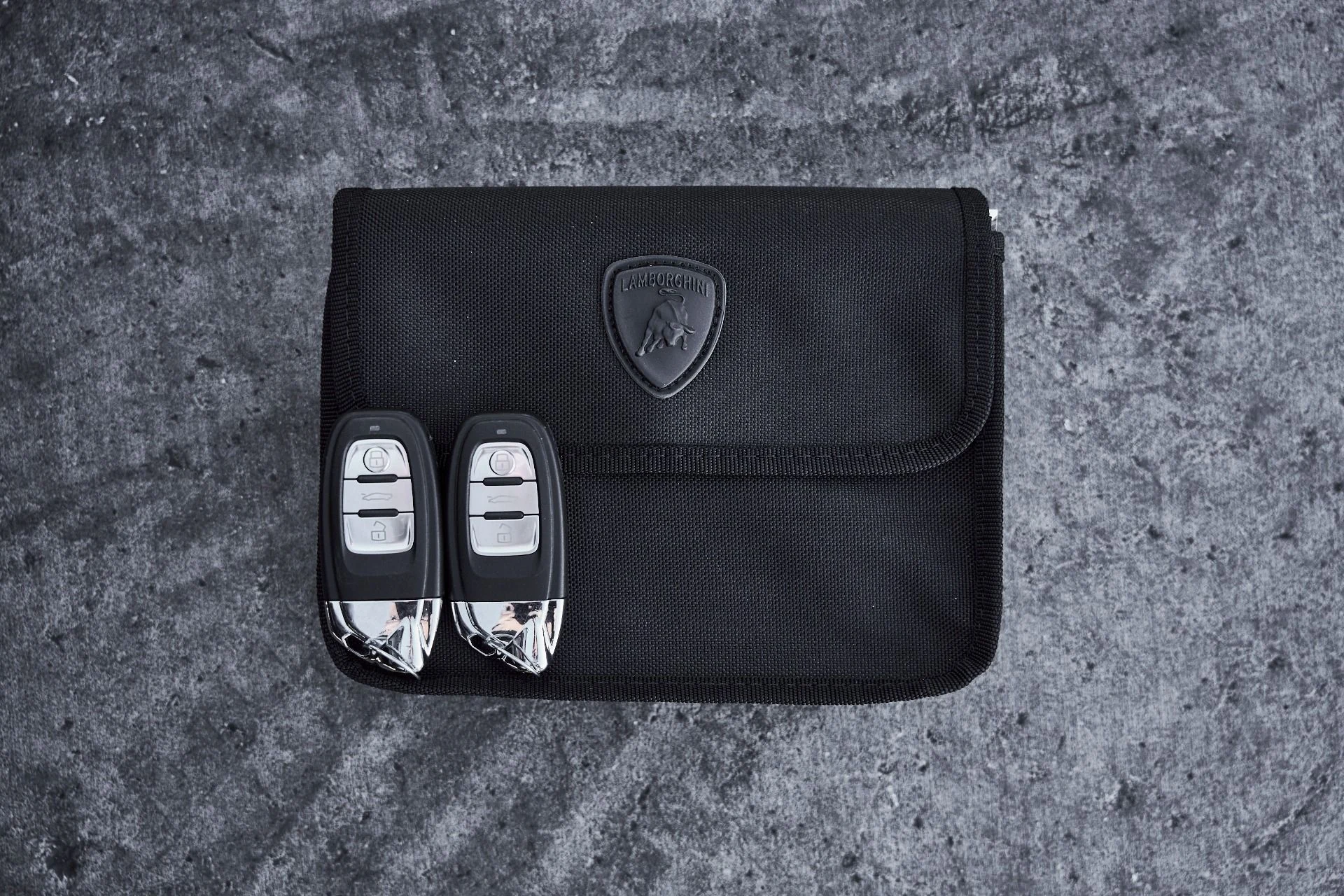 mph071_2630376652_Used_2021_Lamborghini_Huracan_EVO_Base_1774405066_9e37935ccc