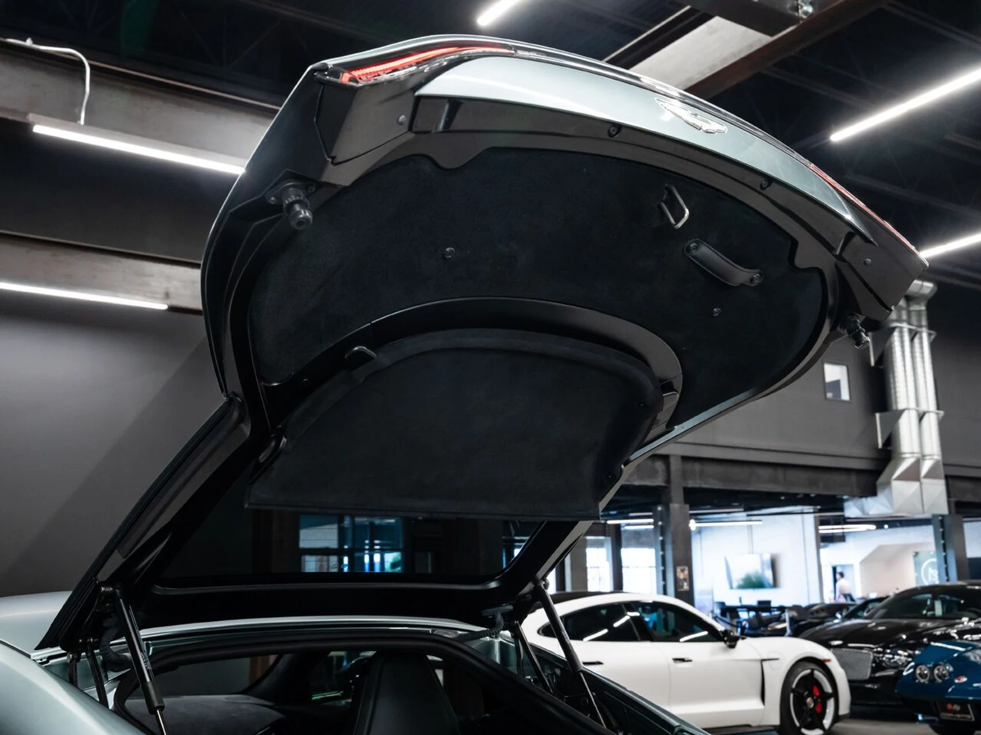 mph071_2761349691_aston_martin_vantage_2020_44ff0d3f75