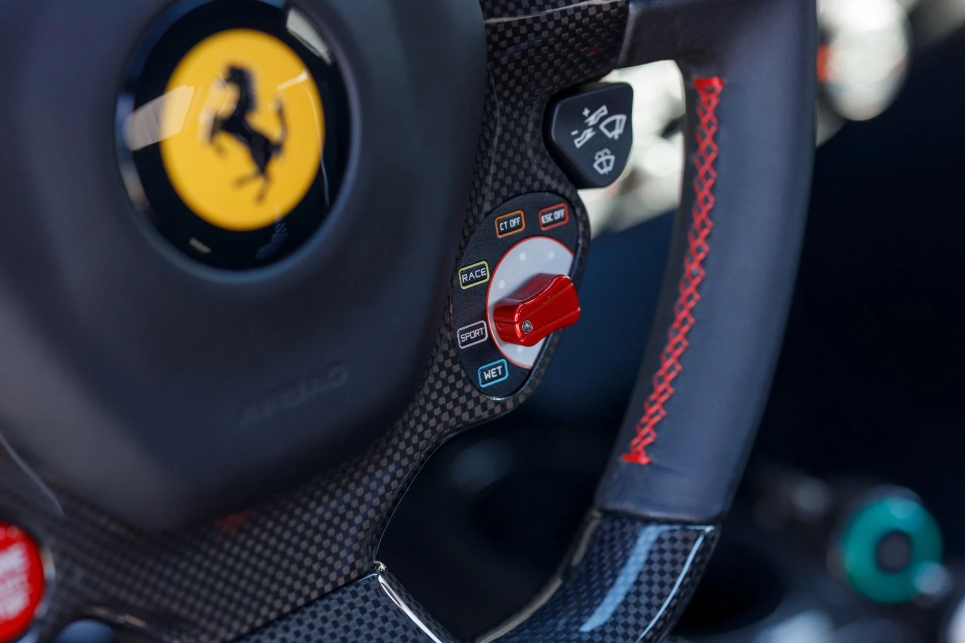 mph071_2826042093_Used_2020_Ferrari_488_Pista_1765914948_3576137c6a