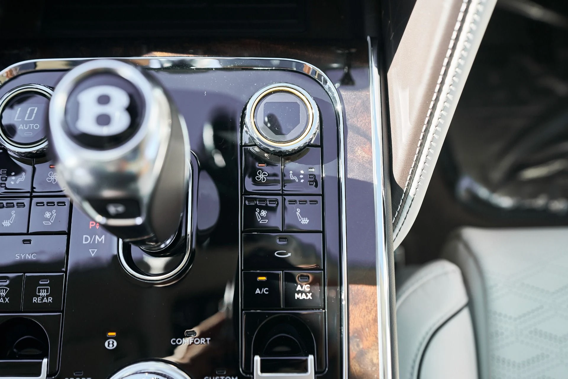 mph071_2869346297_Used_2025_Bentley_Flying_Spur_Speed_1762569285_59e6125fe3