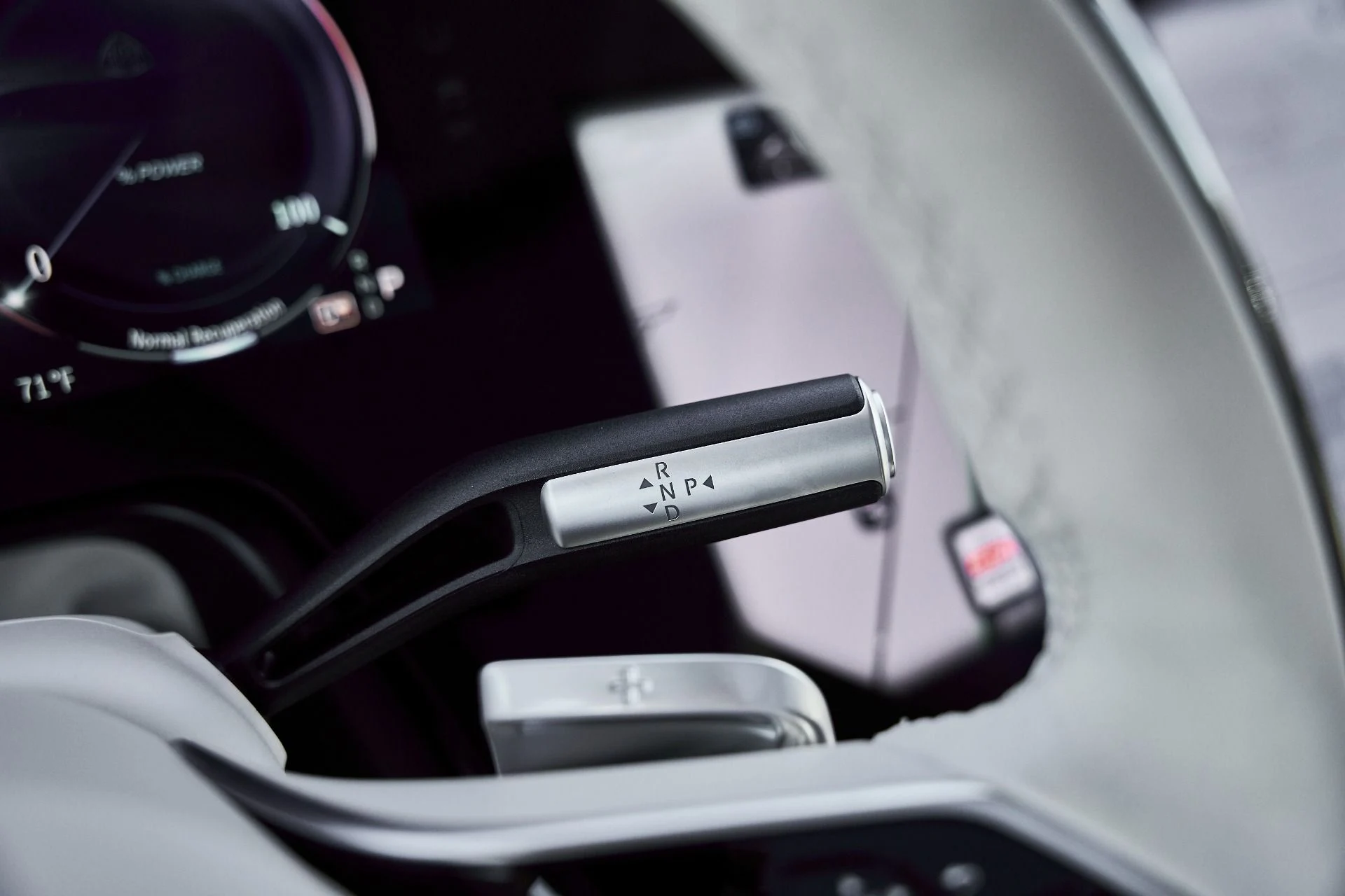 mph071_2873345908_Used_2025_Mercedes_Benz_EQS_Maybach_EQS_680_1773365938_5a8d337b55