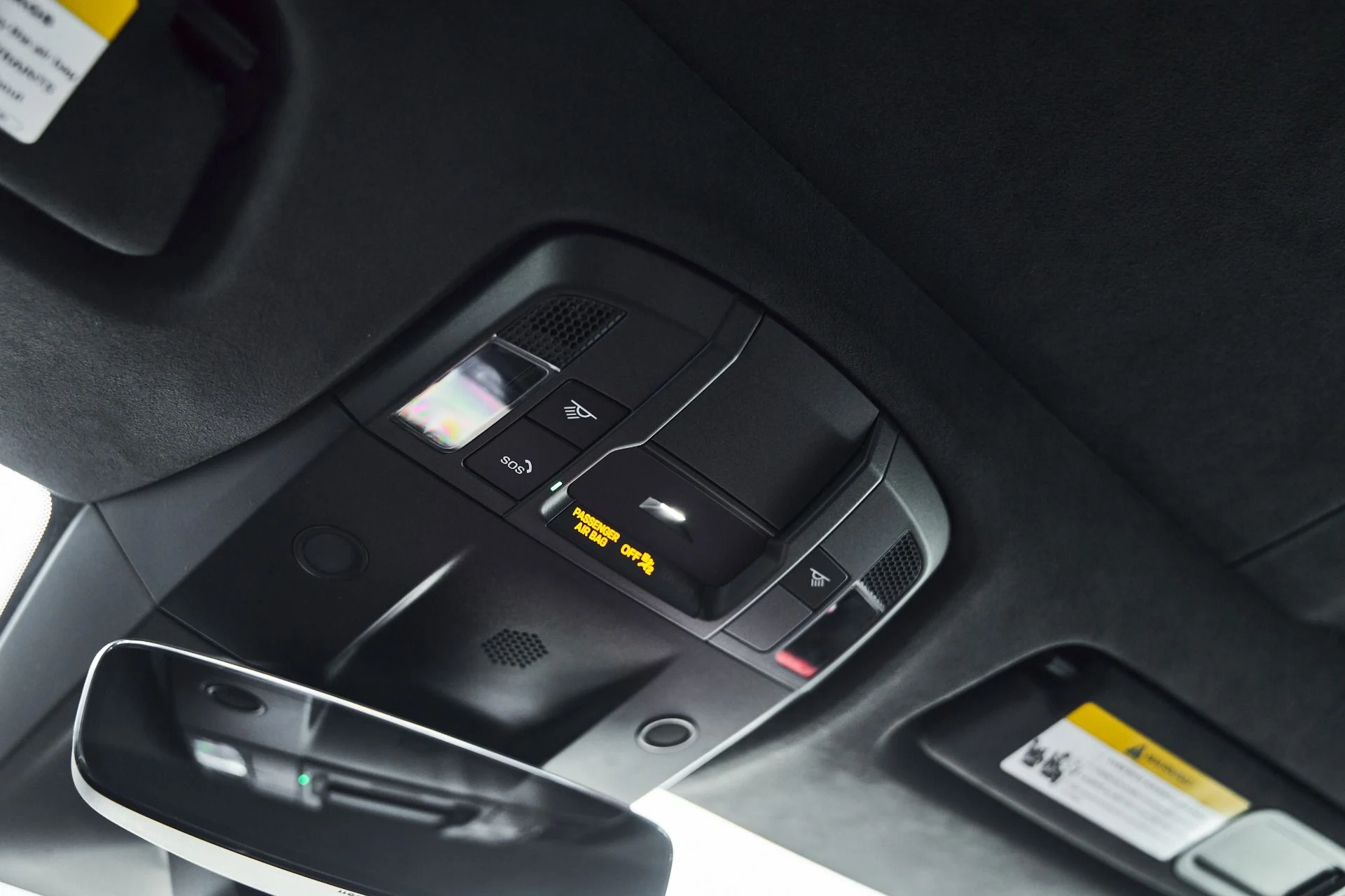 mph071_2928050895_Used_2025_Lamborghini_Revuelto_Base_1774300567_ac88d64bd3