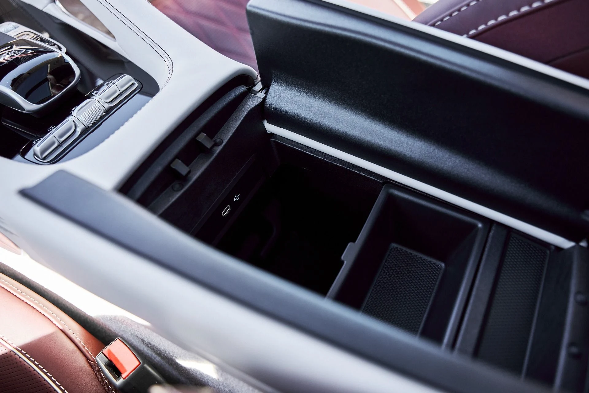 mph071_2998943515_Used_2026_Mercedes_Benz_GLS_Maybach_GLS_600_1777074173_64732d0274