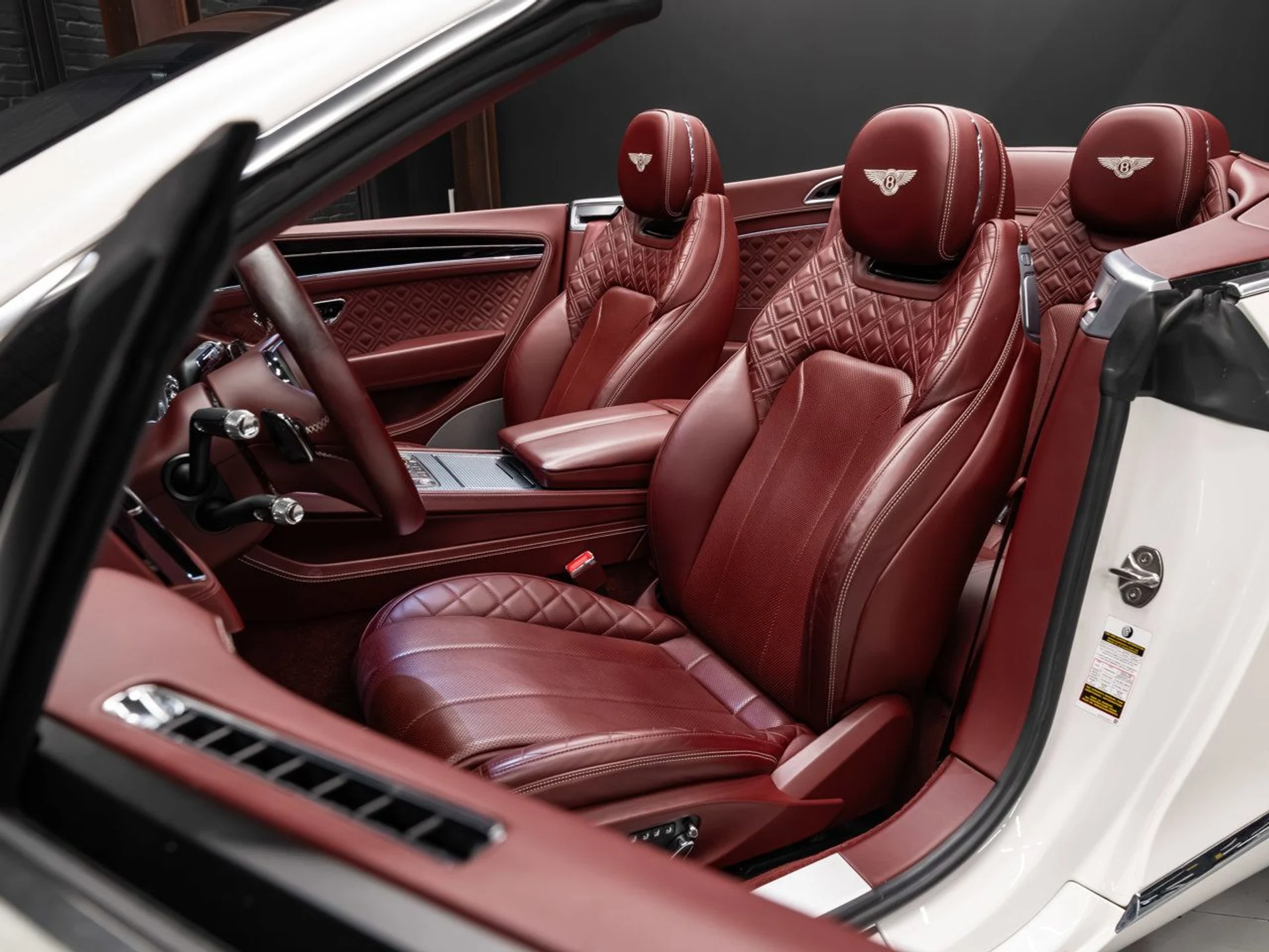 mph071_3026927525_bentley_continental_2020_a390ebd9f7