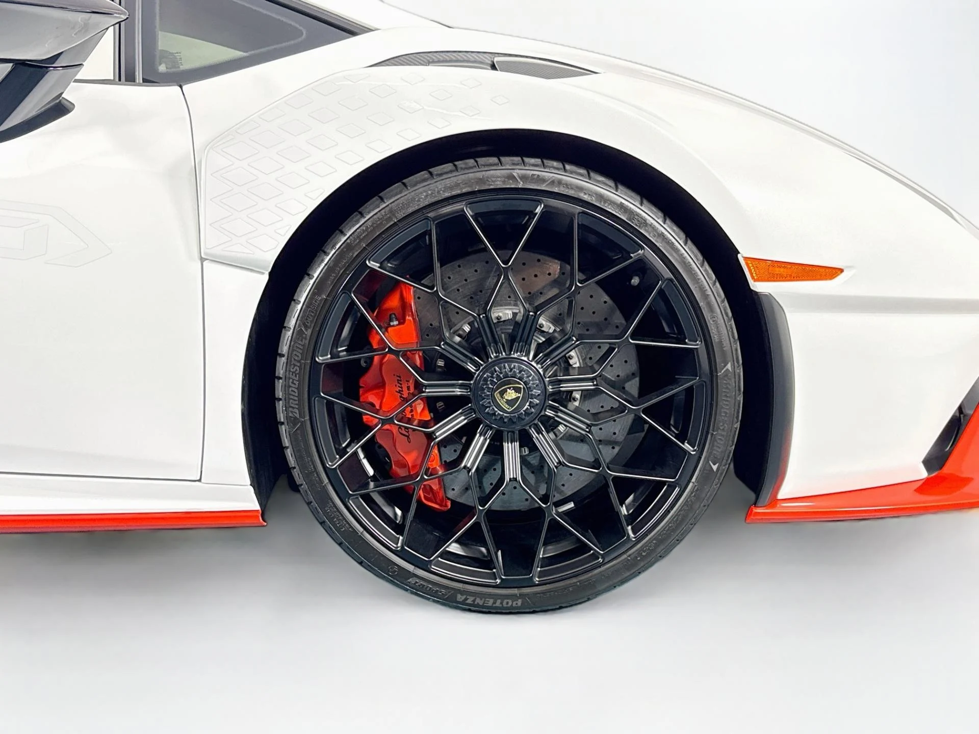 mph071_3077464325_Used_2022_Lamborghini_Huracan_STO_1789147630_96811116b0