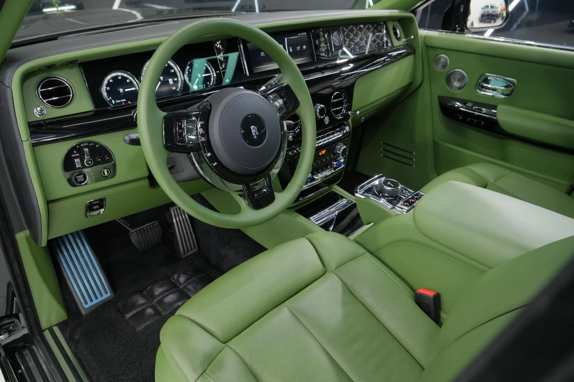 mph071_3086521338_e4a216a524144761012bca595b815bf5_e29c6a20be