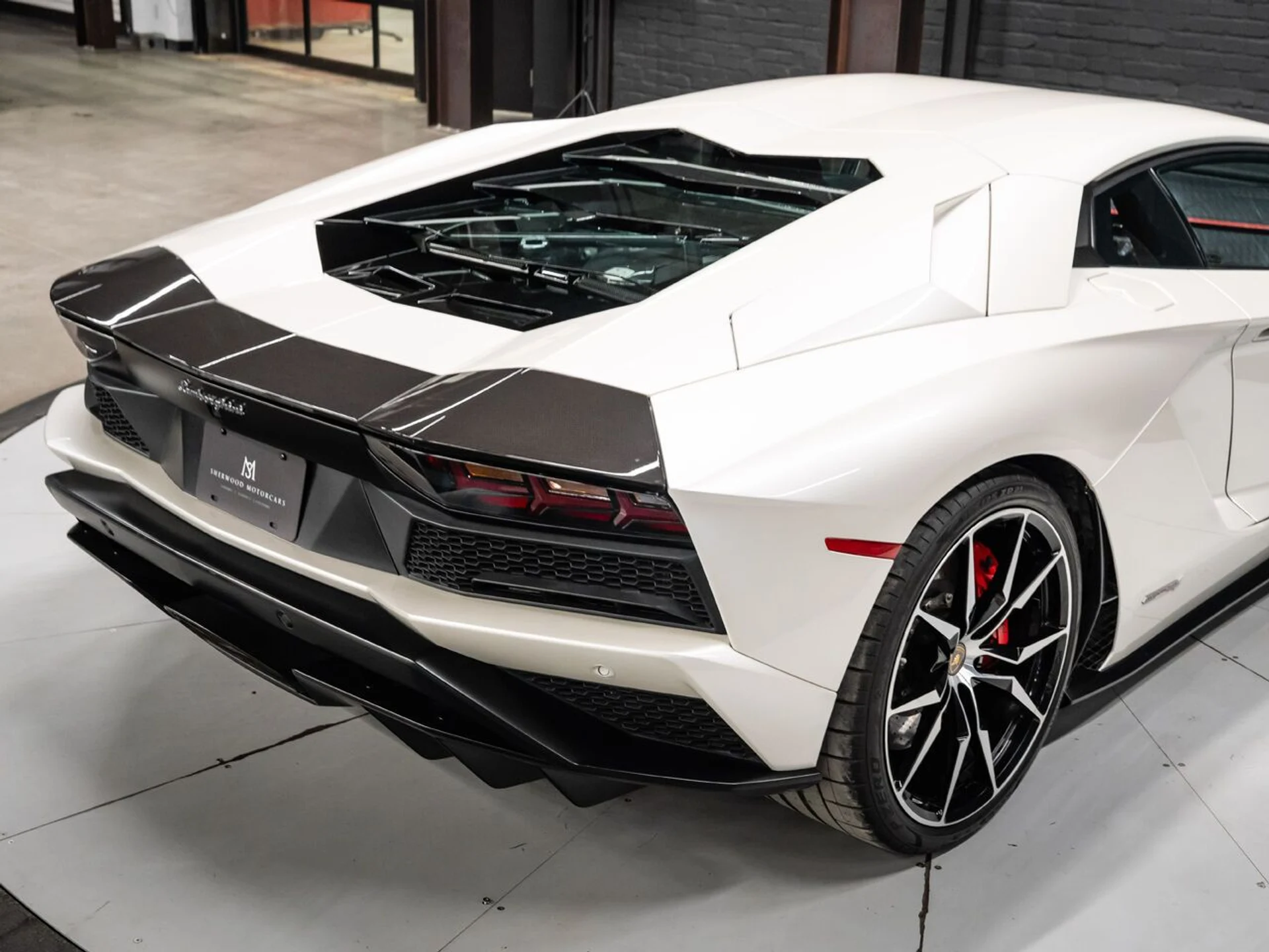 mph071_3120366511_lamborghini_aventador_2017_6abc6c3588