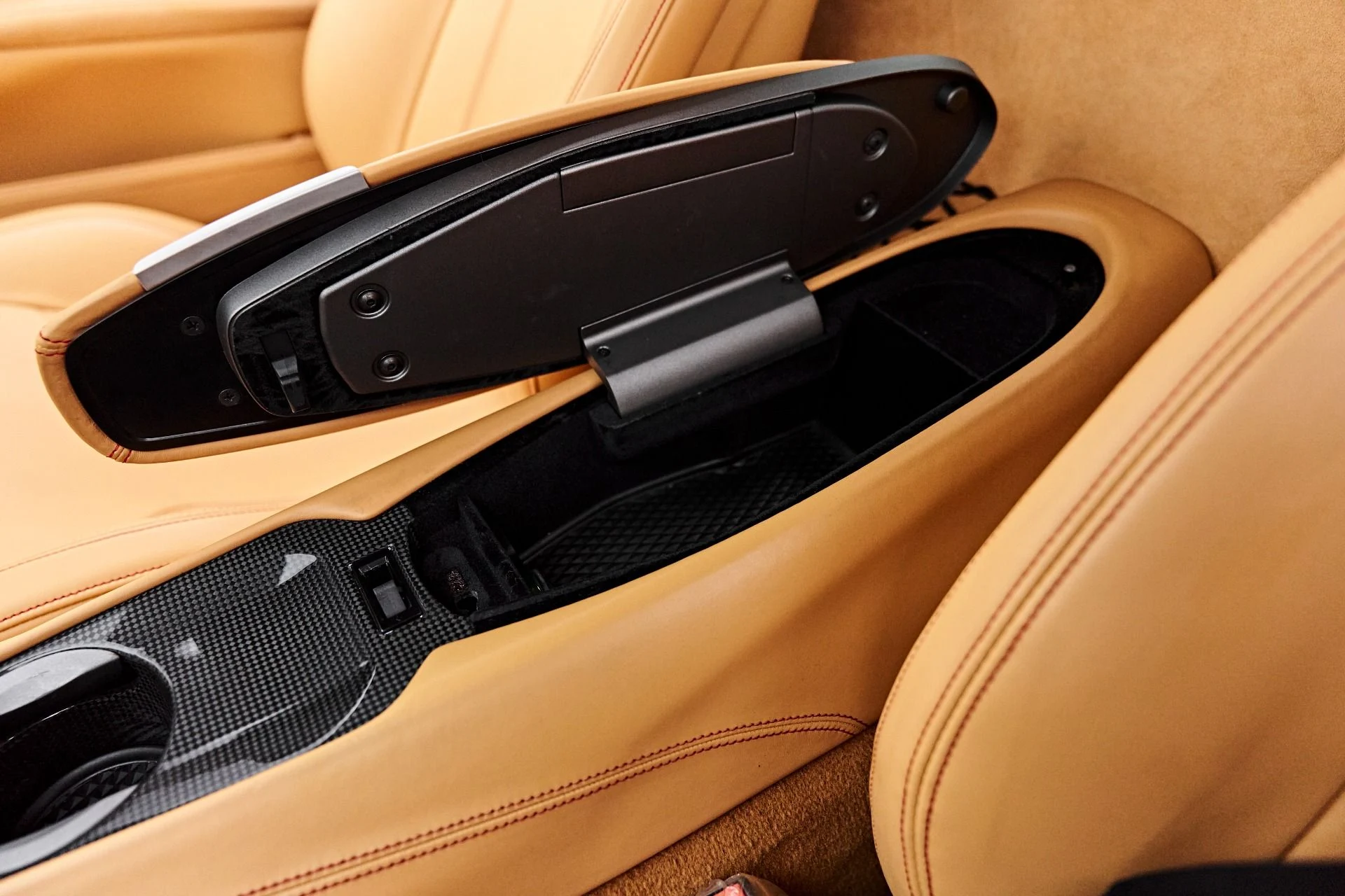 mph071_3132944747_Used_2014_Ferrari_F12_Berlinetta_1785289864_f5e6e2714a