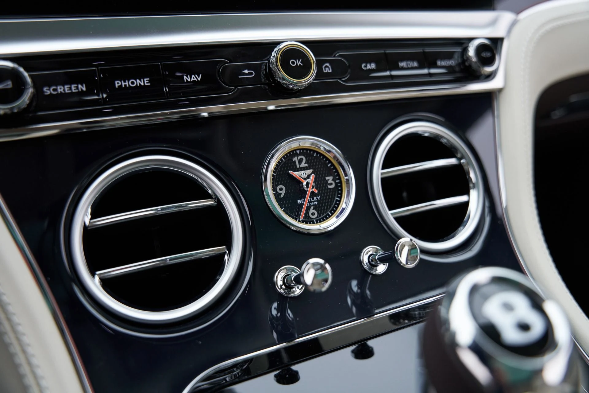 mph071_3155229354_Used_2026_Bentley_Continental_GT_V8_1792608724_9168eefca4