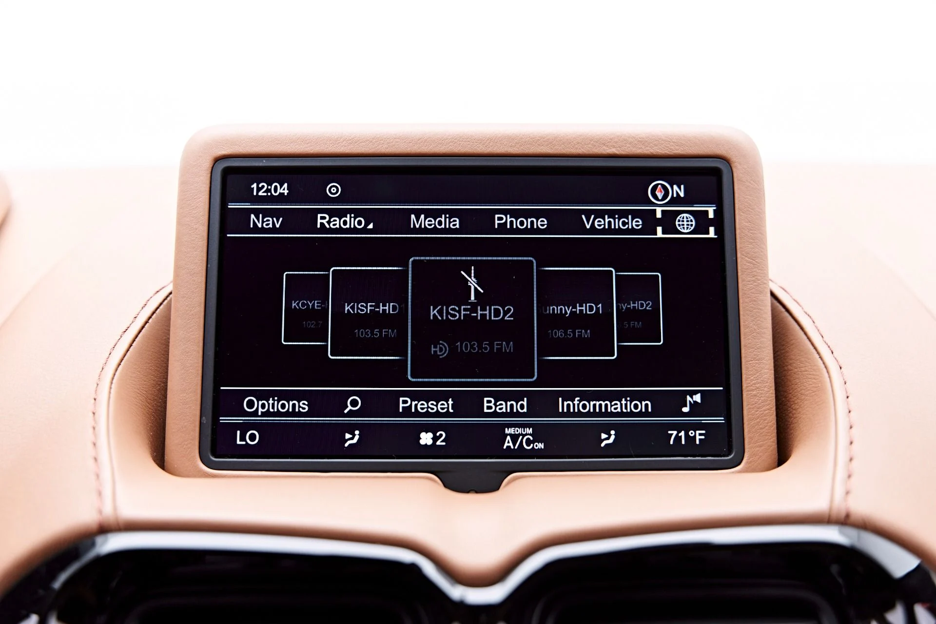 mph071_3163267797_Used_2020_Aston_Martin_Vantage_Base_1777504359_49ba11d7ae