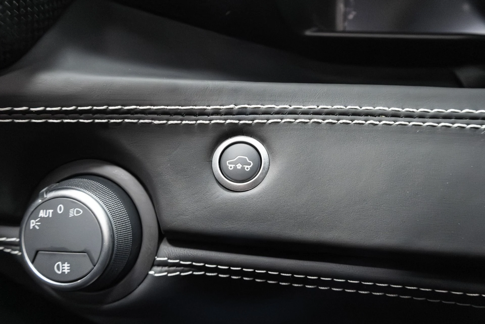 mph071_3187730404_Used_2016_Ferrari_488_Spider_1773694587_eee75a4d0e