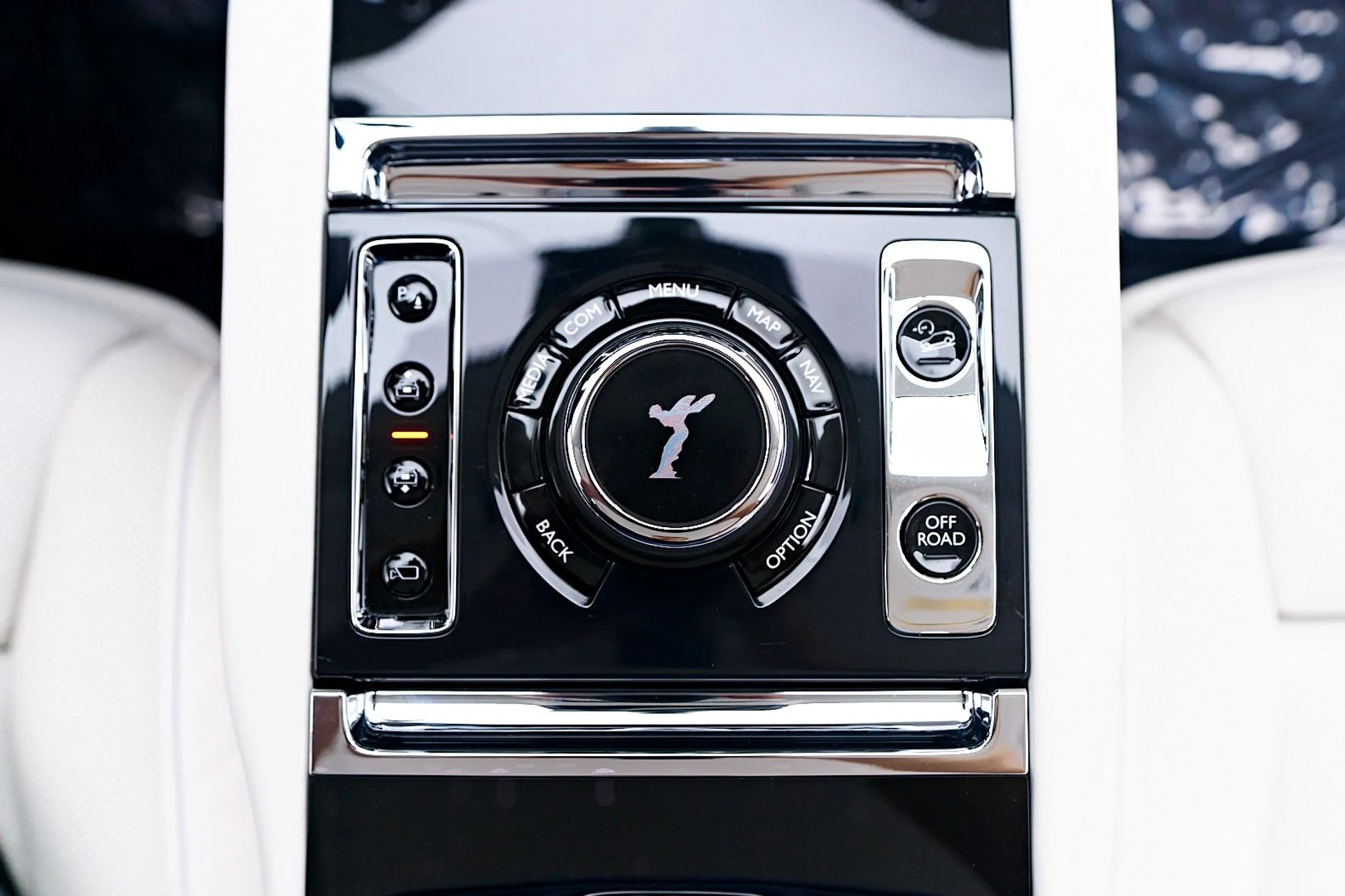 mph071_3231354501_Used_2023_Rolls_Royce_Cullinan_Base_1745954360_471912c475