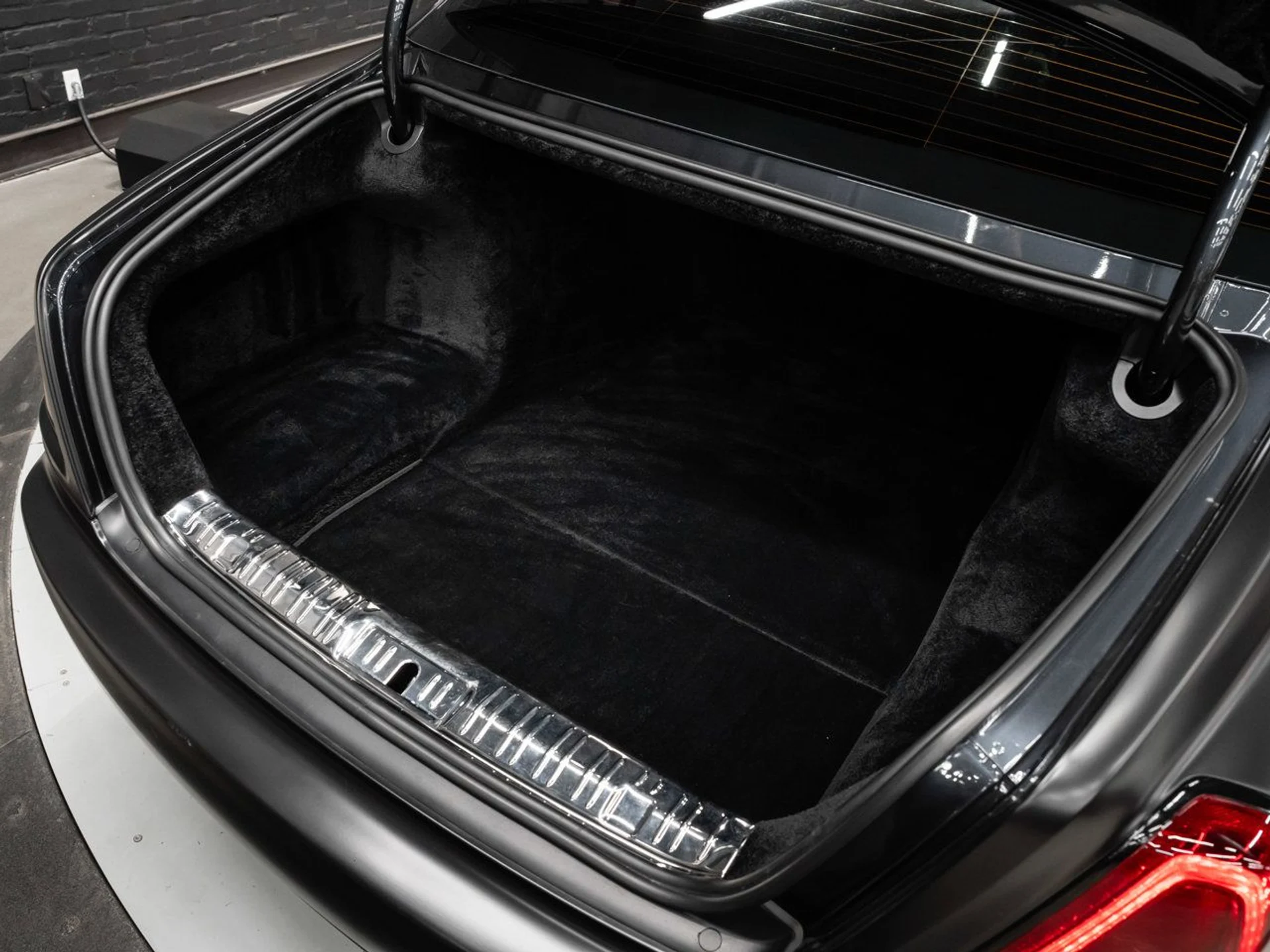 mph071_32435387_rolls_royce_ghost_2012_18487a7d92