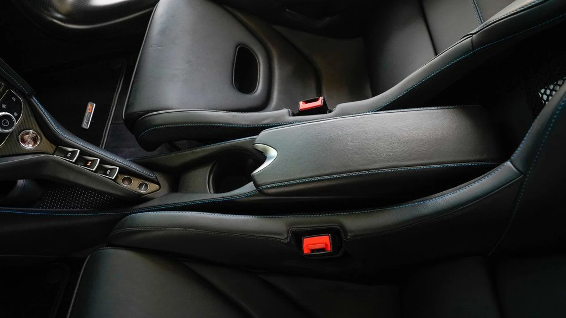 mph071_3294247582_used_2021_mclaren_765lt_coupe_14354_22828181_72_1024_b6db120c97