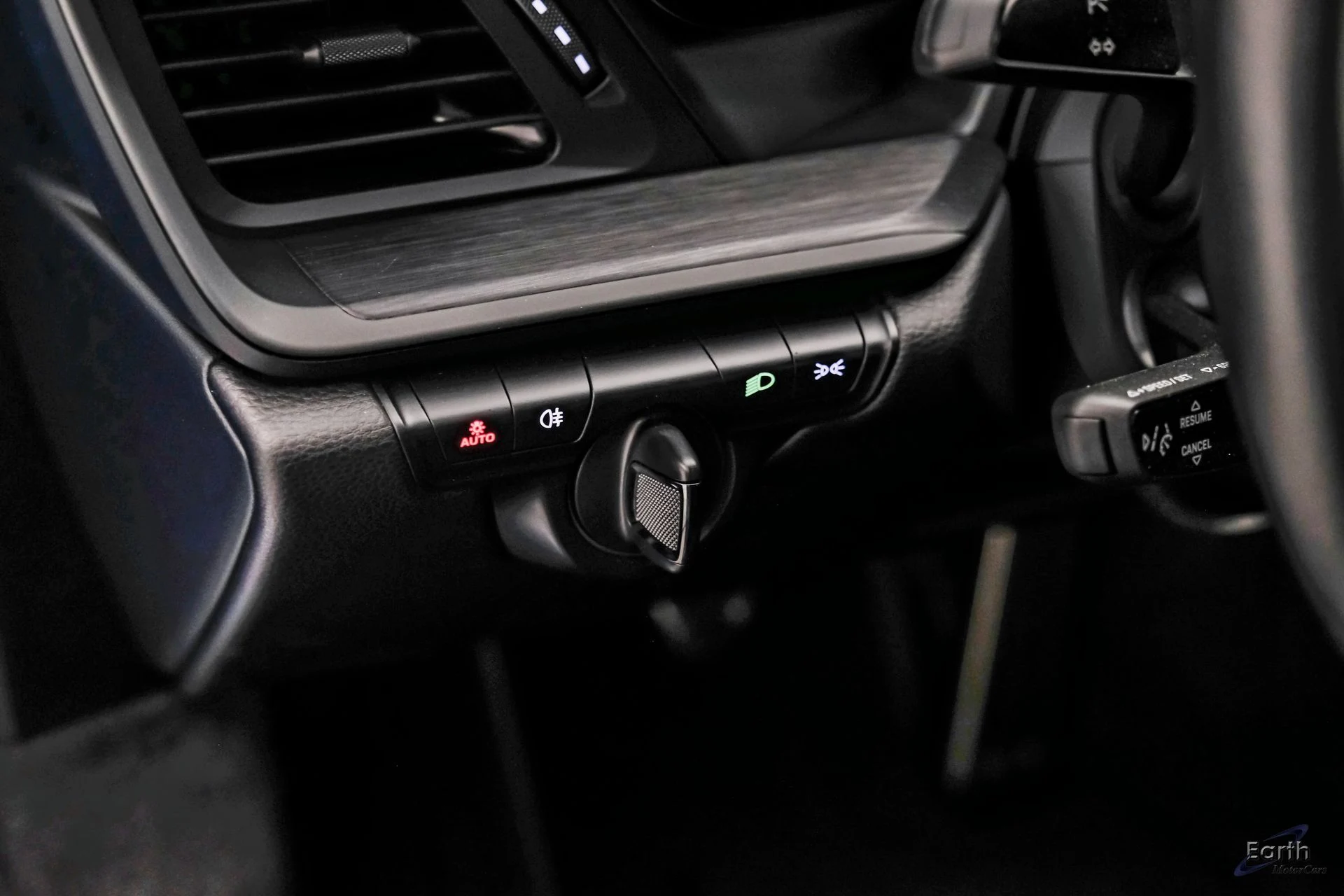 mph071_3341552408_ebf22f68b8e4edabcc6d78974e429885x_f283cfbe28