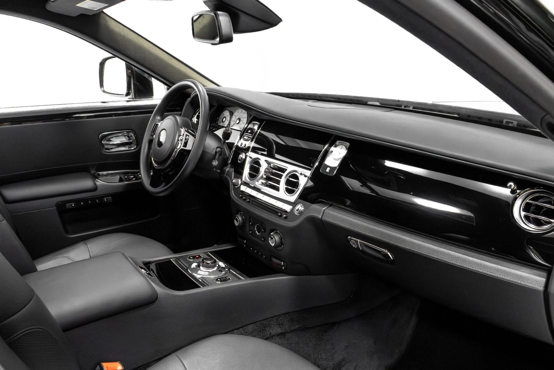 mph071_3377155245_Used_2011_Rolls_Royce_Ghost_Base_1762877304_e543340b7c