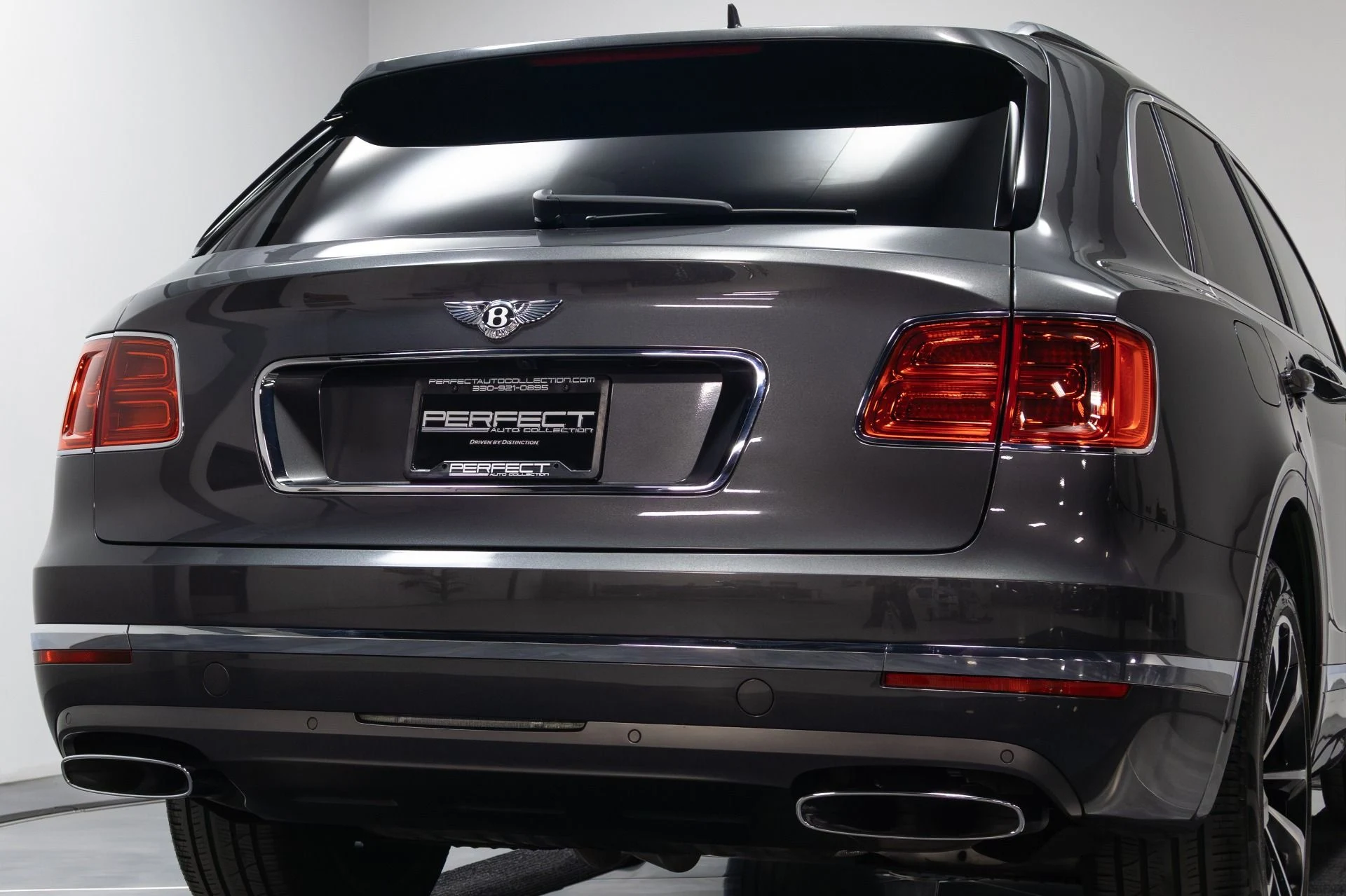 mph071_3578290536_Used_2017_Bentley_Bentayga_W12_1763489562_8c017f9deb