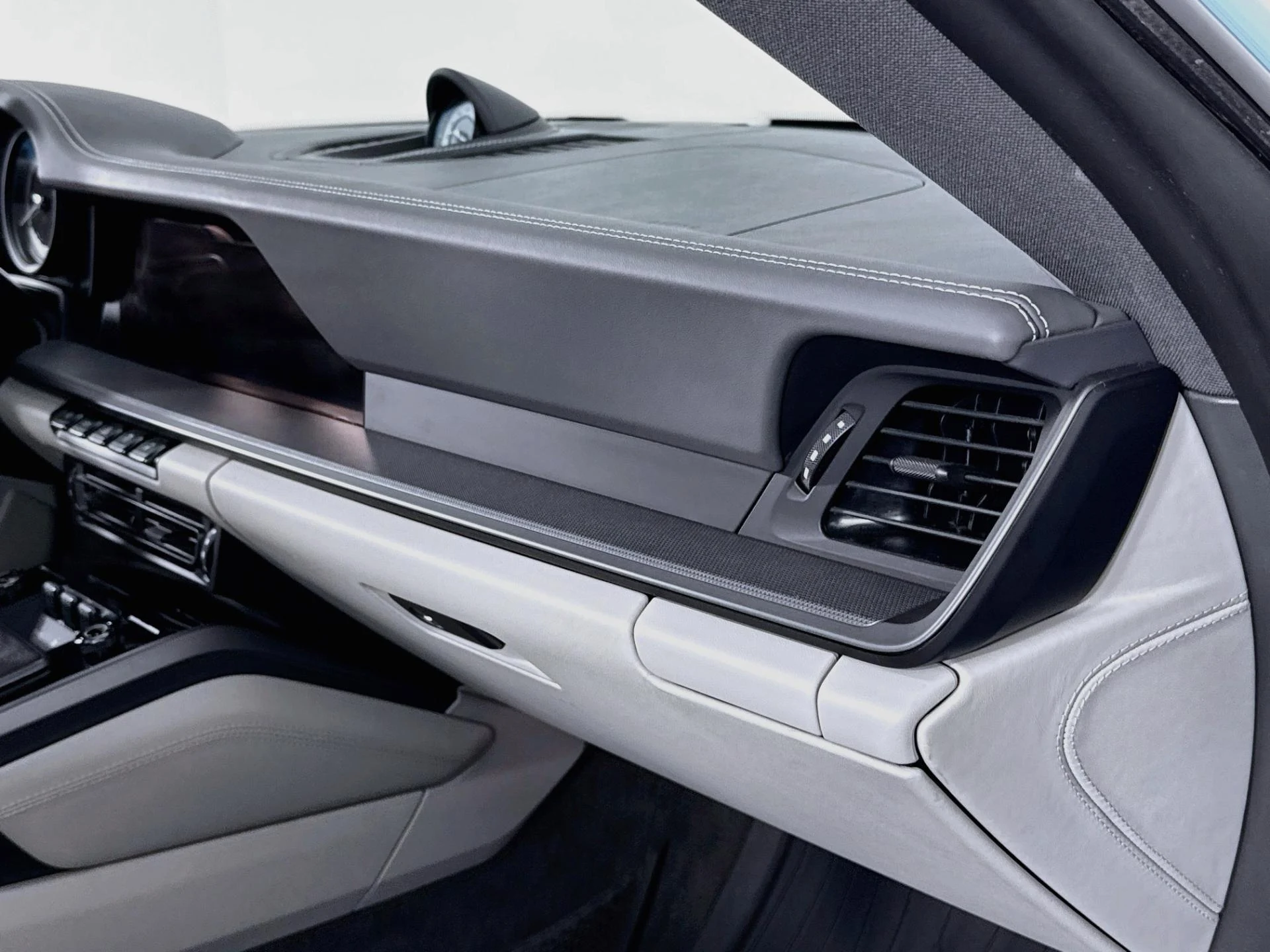 mph071_35823196_Used_2024_Porsche_911_Carrera_S_1790808472_f6214f18d6