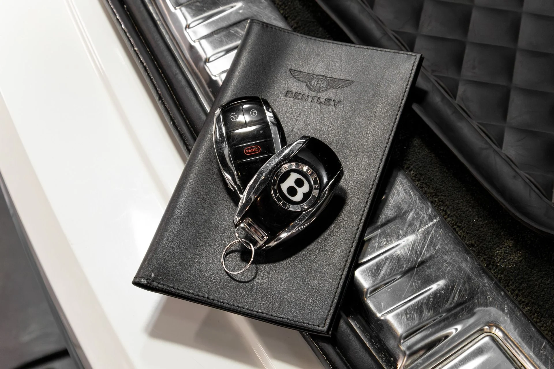 mph071_3583032961_Used_2019_Bentley_Bentayga_V8_1771459975_b443eb8f6e