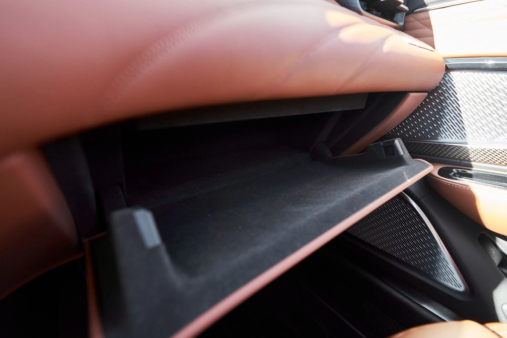 mph071_3648640484_Used_2024_Maserati_Gran_Turismo_Modena_1764124170_f9562c03a1