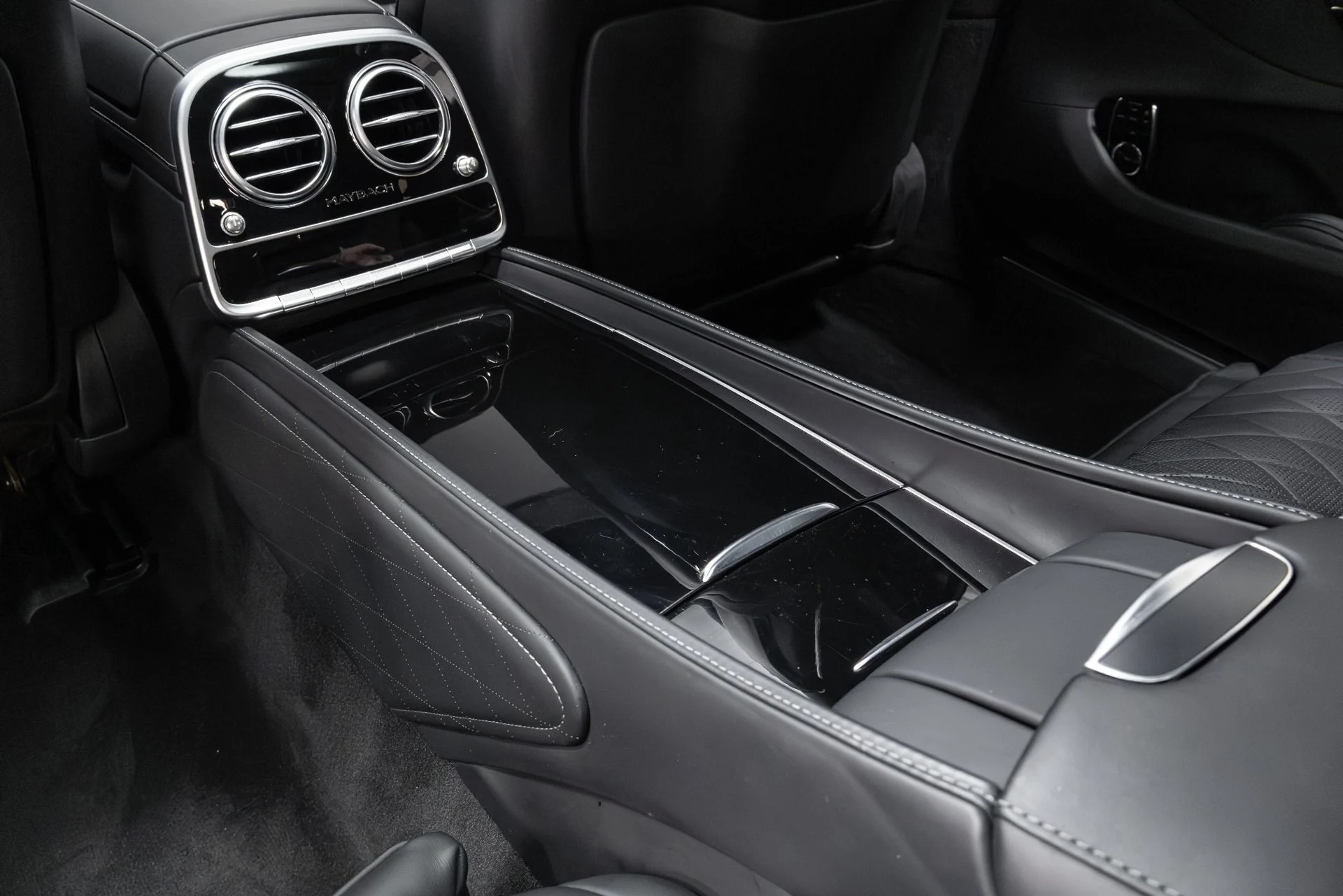 mph071_3681420390_Used_2019_Mercedes_Benz_S_Class_Maybach_S_650_1763220907_c87cd04efe