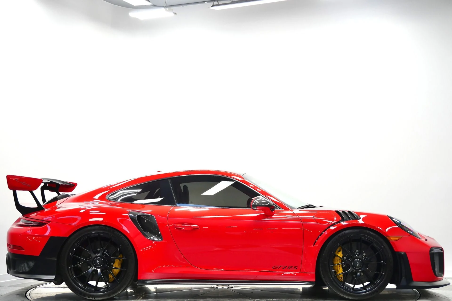 mph071_3705345789_Used_2018_Porsche_911_GT_2_RS_Weissach_Package_Front_Axle_Lift_1770139742_a7565e4813