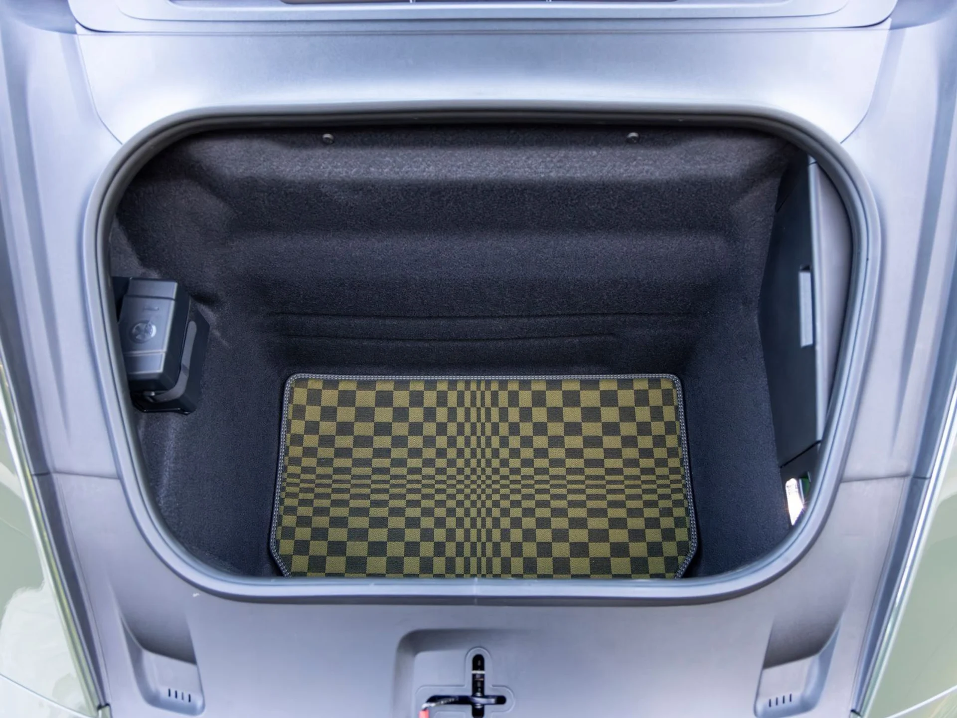 mph071_3705820342_72_5682a4ad75