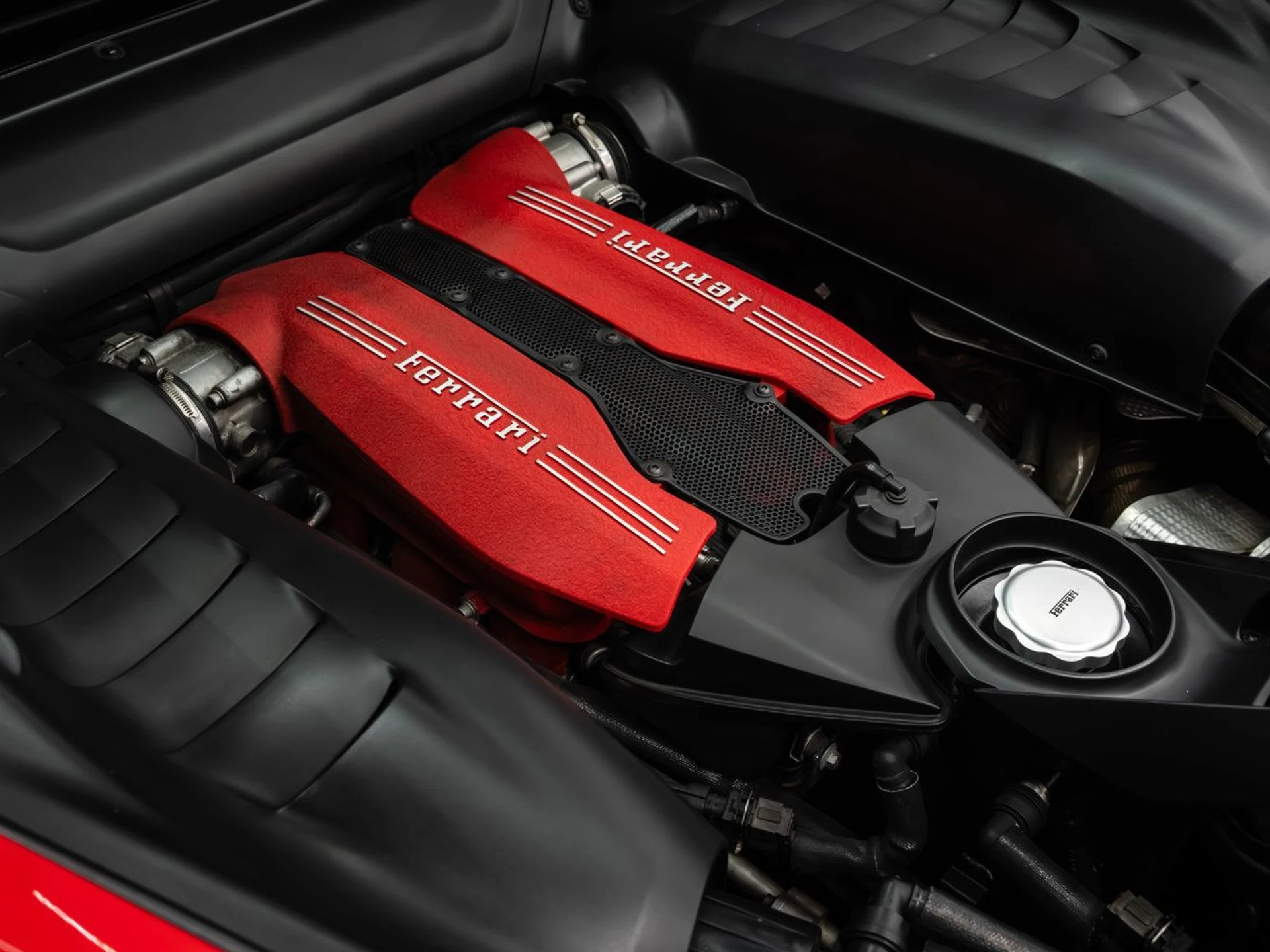 mph071_3730624706_ferrari_488_gtb_2017_898df332e0