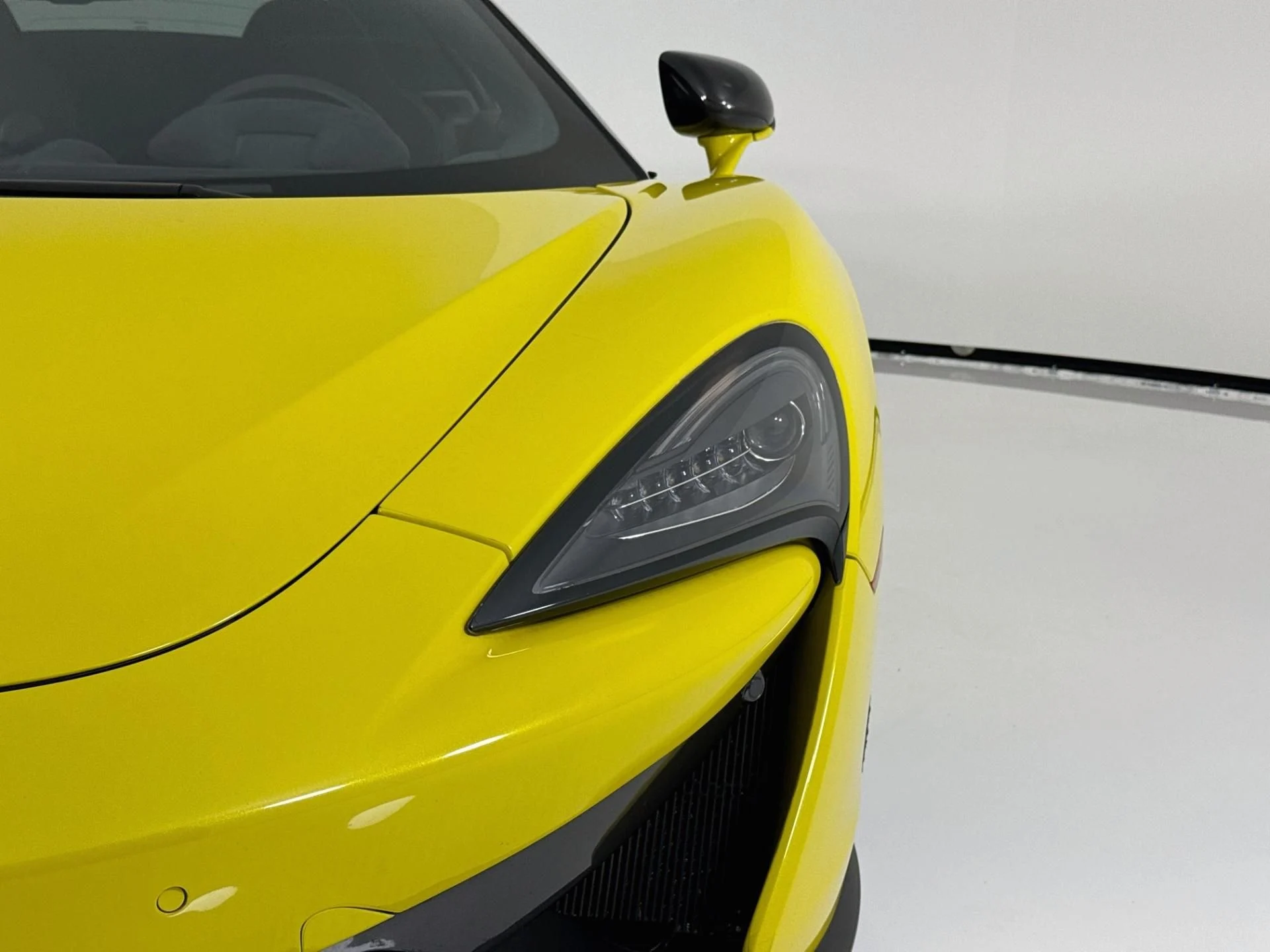 mph071_3795046713_Used_2018_Mc_Laren_570_S_Spider_1793227986_630962ec34