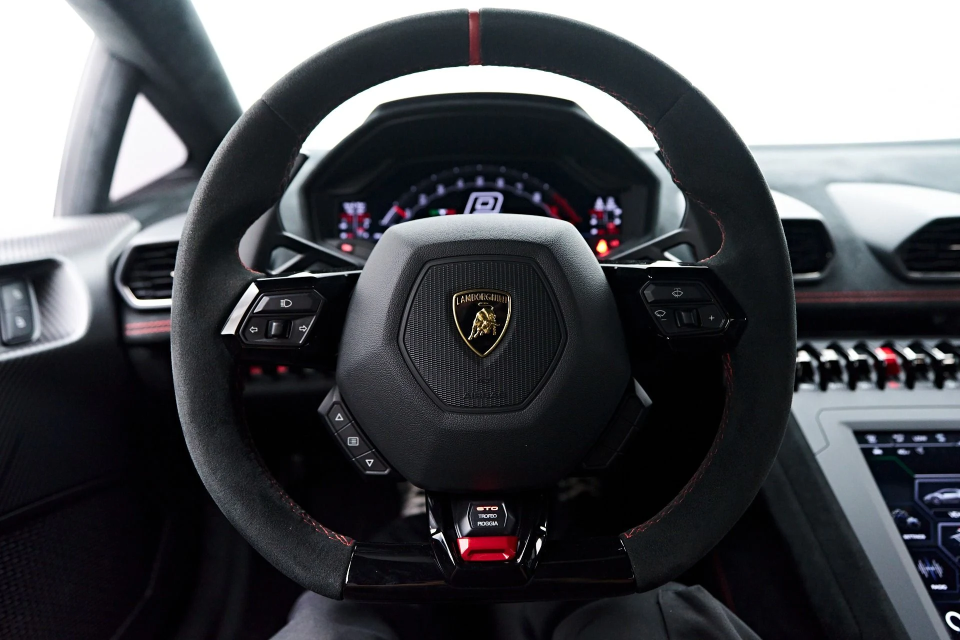 mph071_3853237868_Used_2023_Lamborghini_Huracan_STO_Base_1754673404_3ab15b56c8