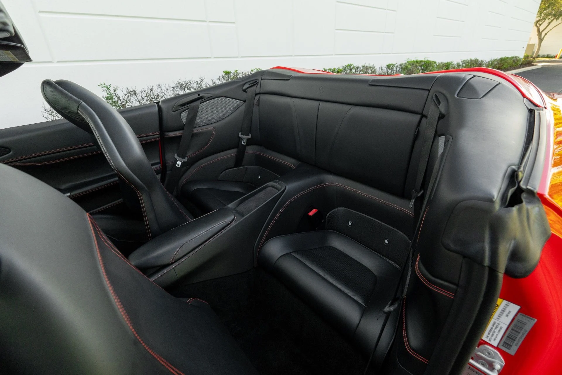 mph071_3862116572_Used_2020_Ferrari_Portofino_1760457229_e763797088