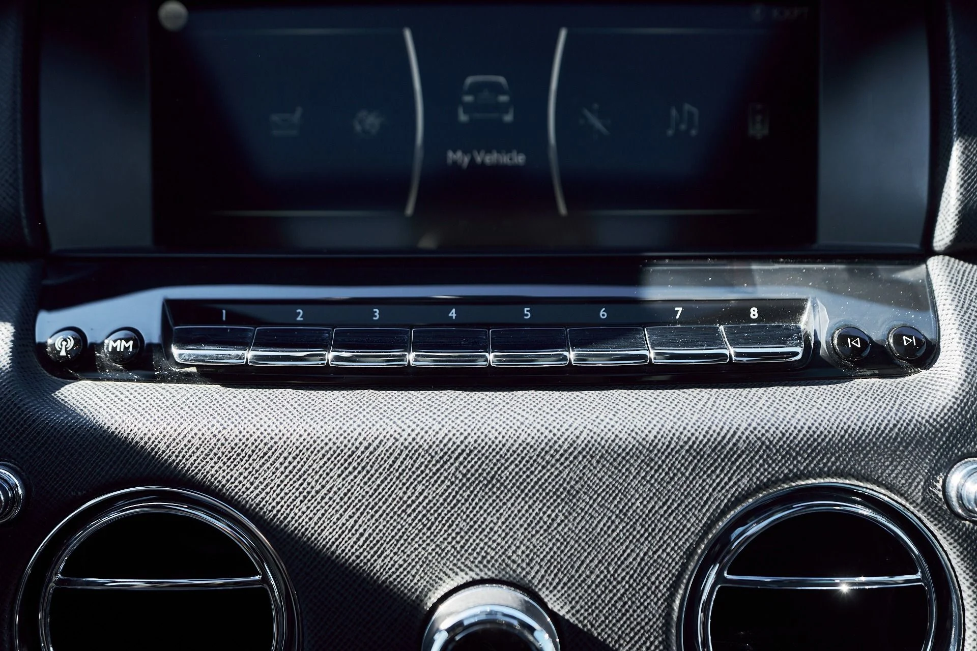 mph071_3886473255_Used_2019_Rolls_Royce_Cullinan_Base_1764382778_b96a0dbf5f