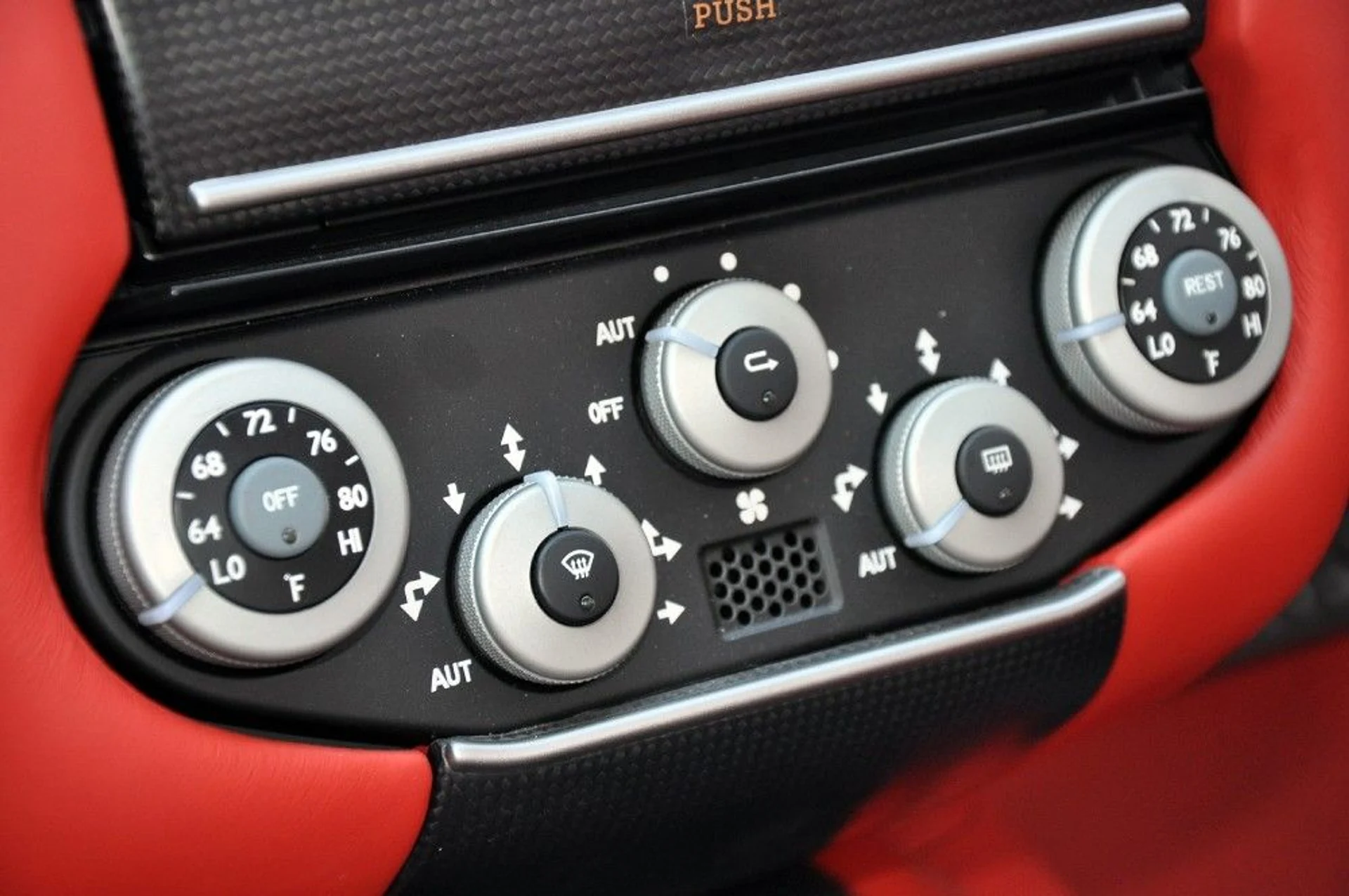 mph071_390198277_81_p72_l_f109f28a04