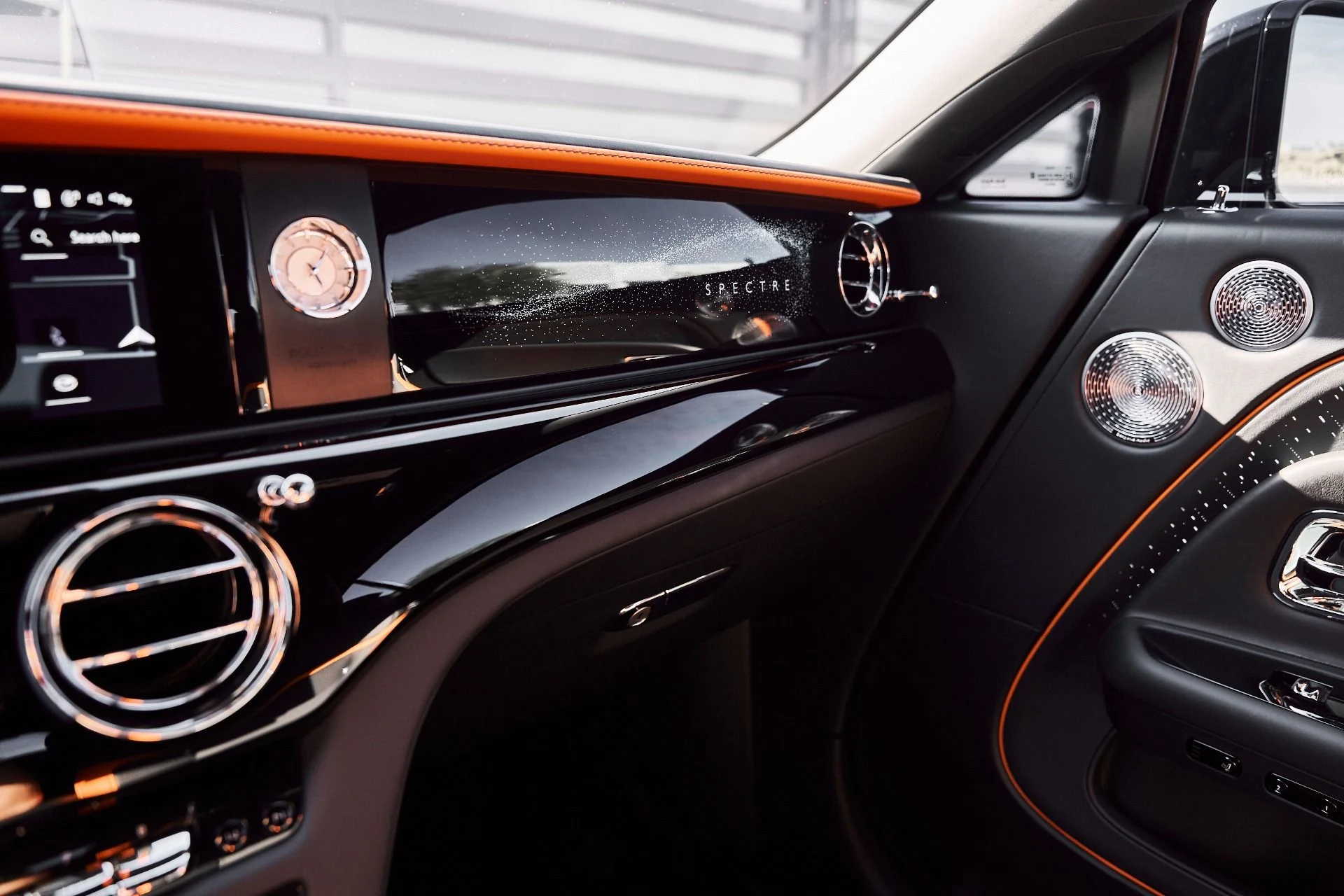 mph071_3928513000_Used_2025_Rolls_Royce_Spectre_Base_1775246600_dc42379a92