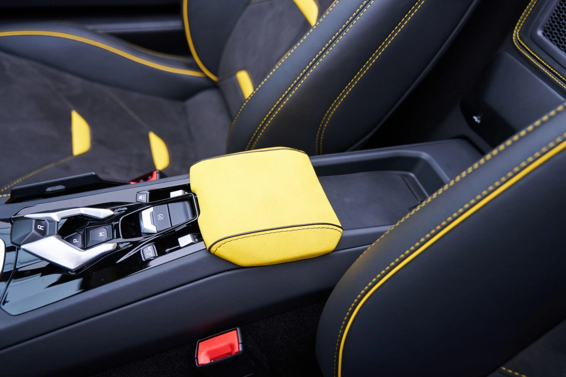 mph071_3945651452_Used_2024_Lamborghini_Huracan_1793135633_e9c5e60d7f