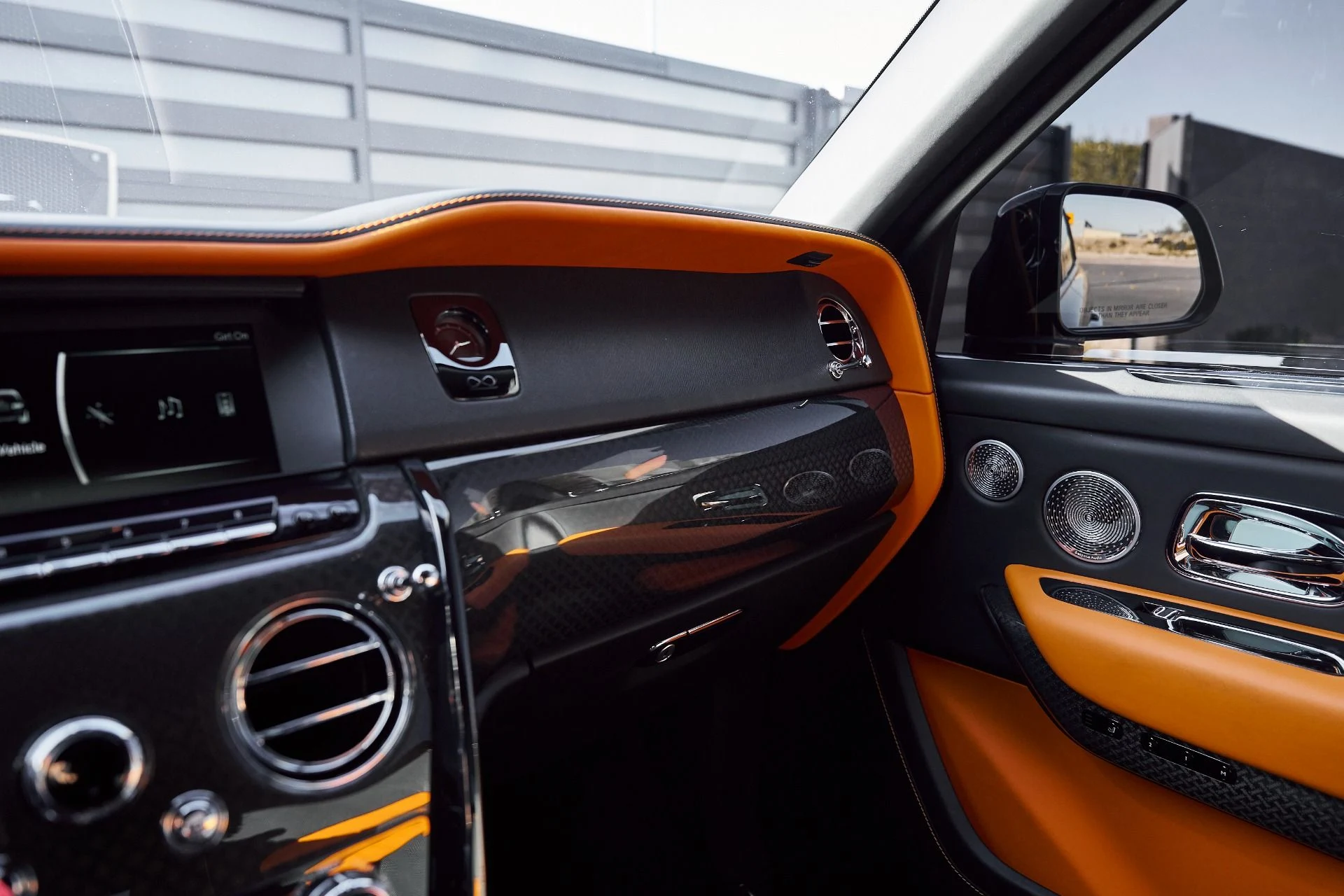 mph071_4015289508_Used_2022_Rolls_Royce_Cullinan_Black_Badge_1768359570_6565ada884