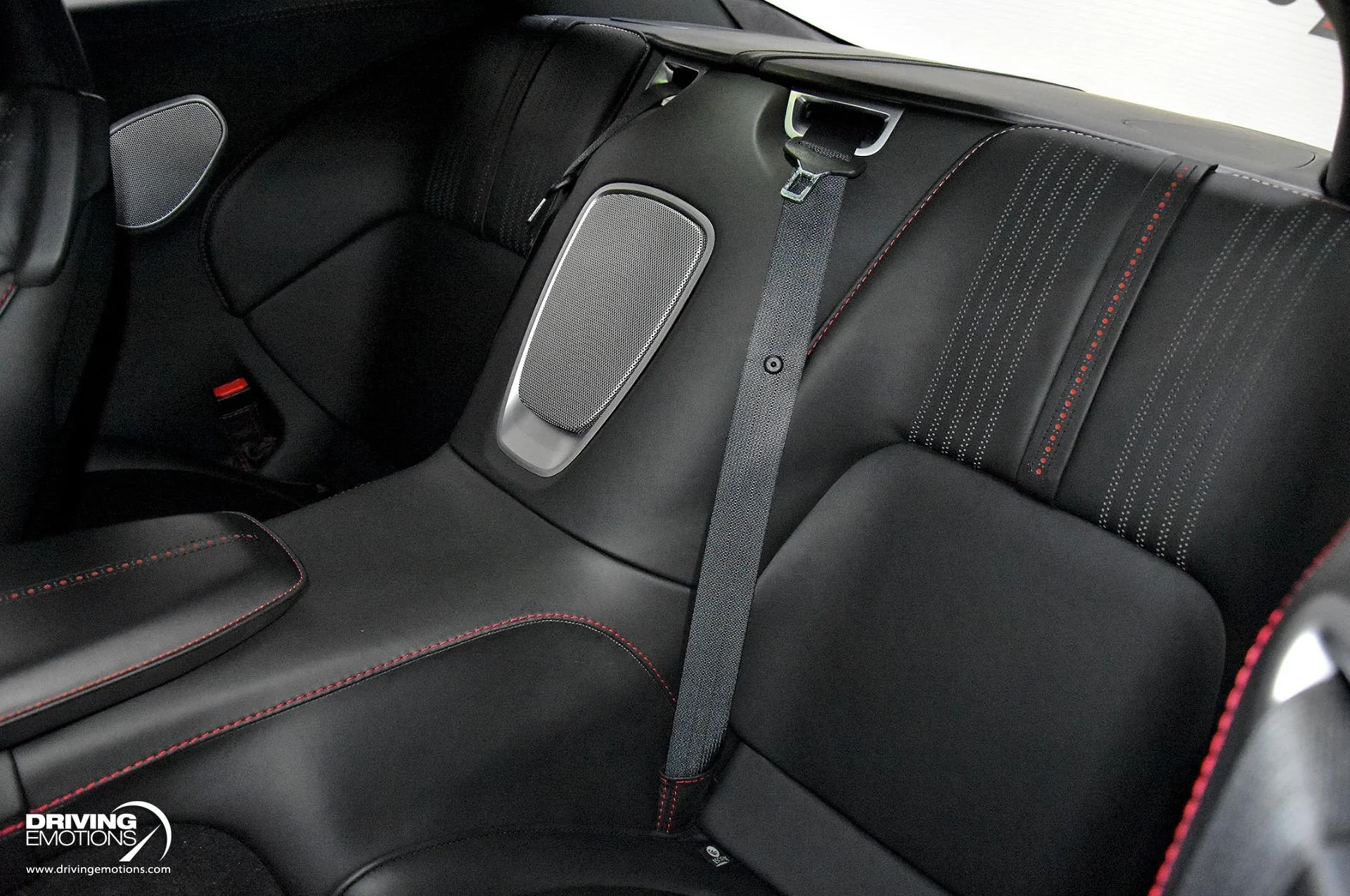 mph071_4017750648_861_p72_l_8f49427f77