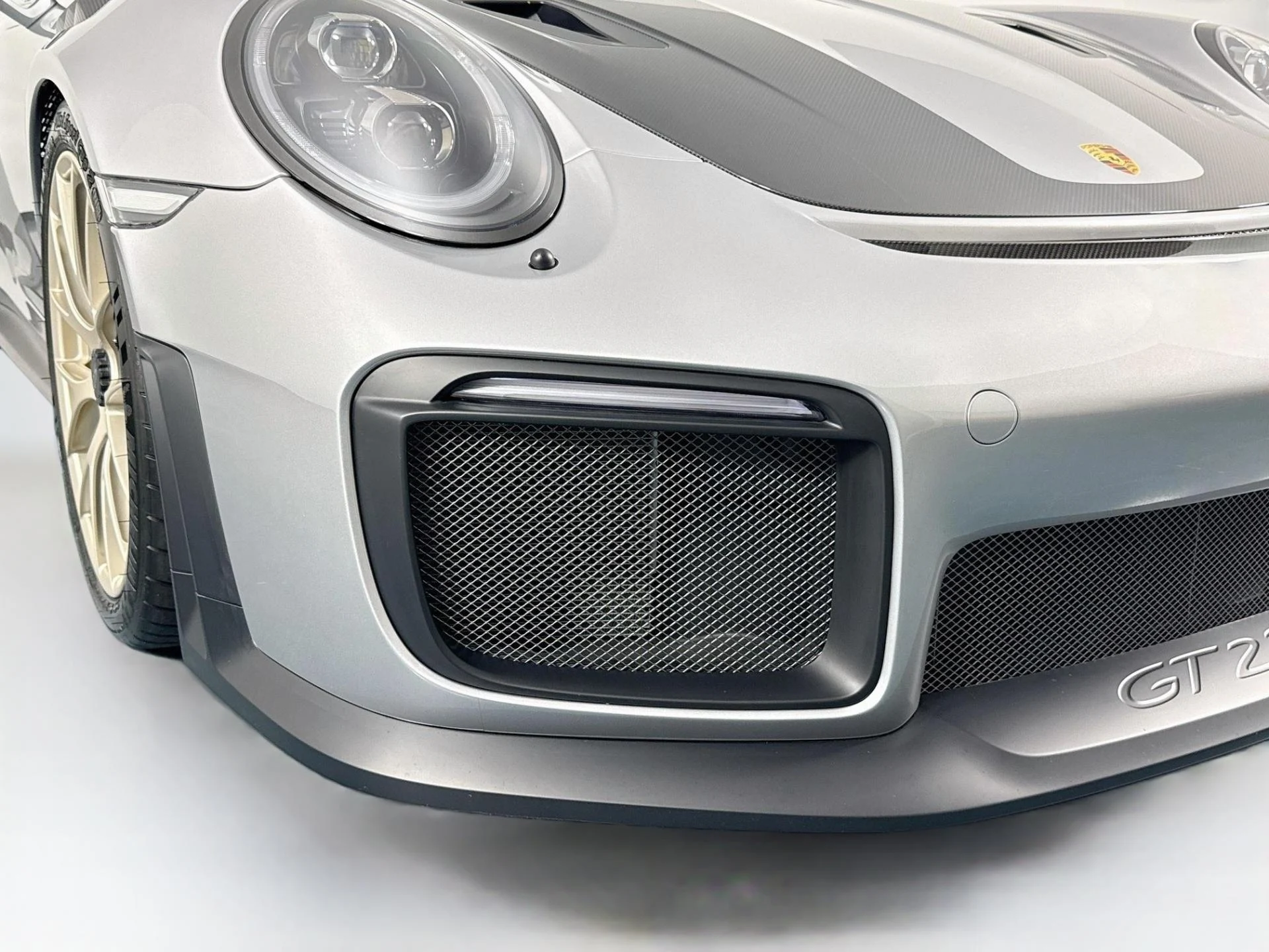 mph071_4047771277_Used_2018_Porsche_911_GT_2_RS_1785871813_26fcbaa6da