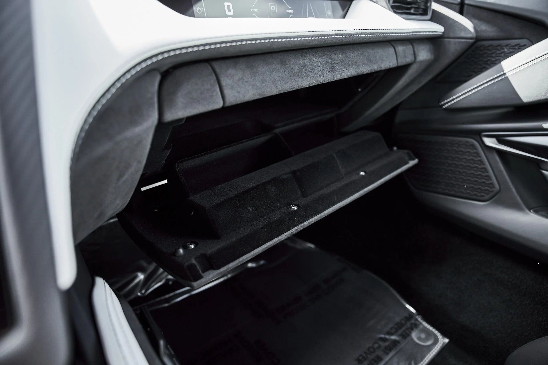 mph071_4144439134_Used_2026_Lamborghini_Revuelto_Base_1777078463_e0a9593da2