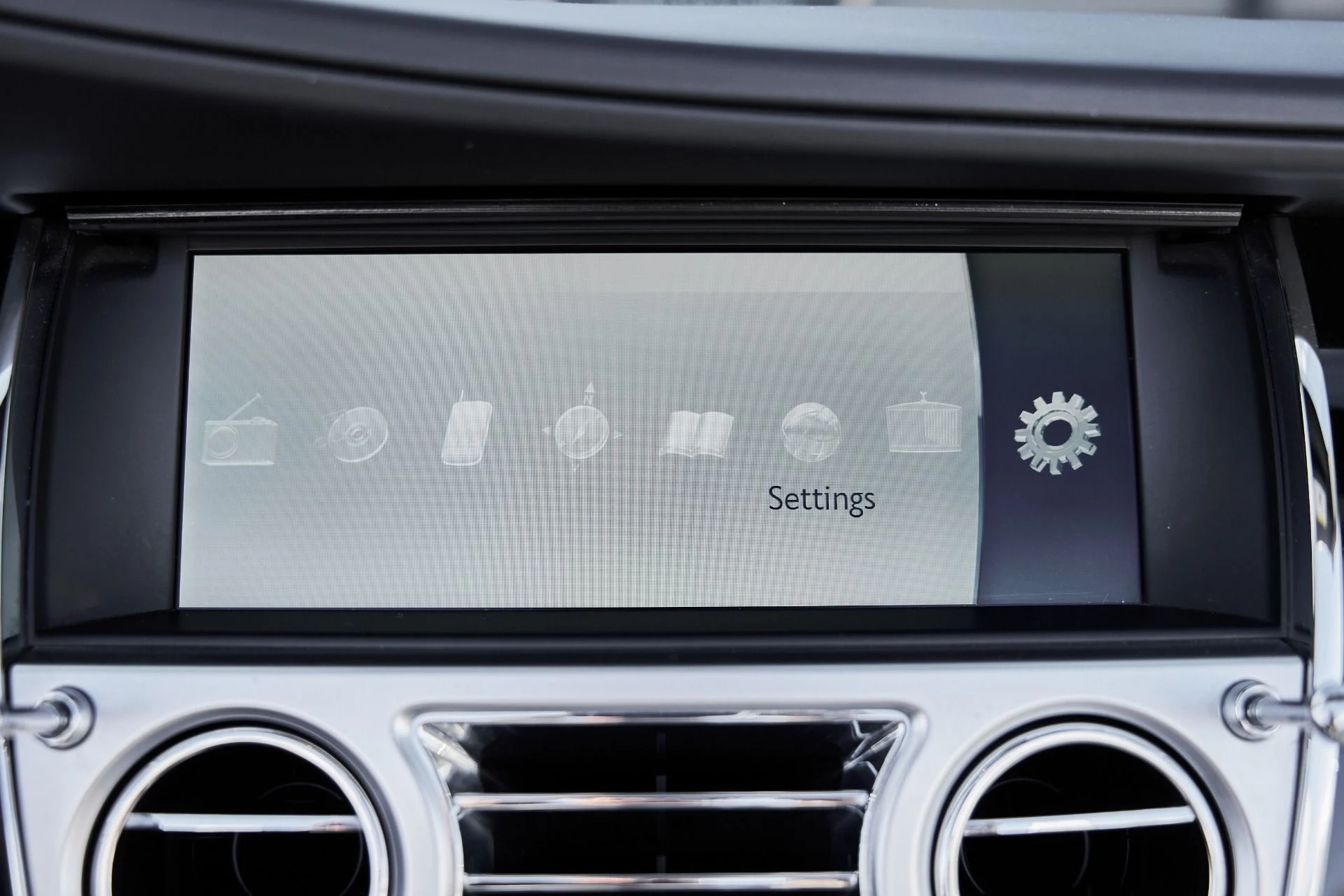 mph071_4173016894_Used_2016_Rolls_Royce_Dawn_Base_1770086797_61e783789f