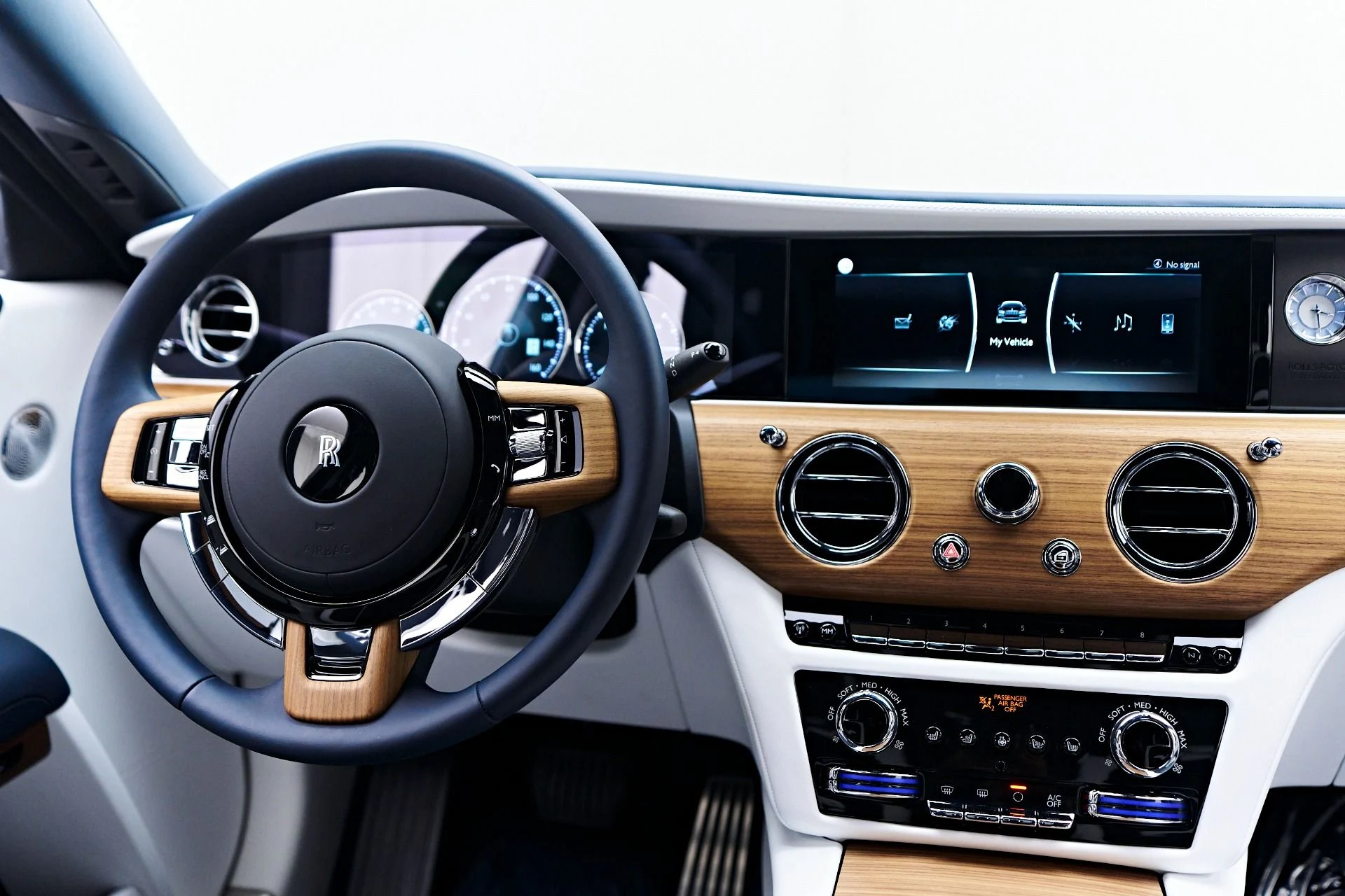 mph071_4244164865_Used_2023_Rolls_Royce_Ghost_1755200436_2b3719106b