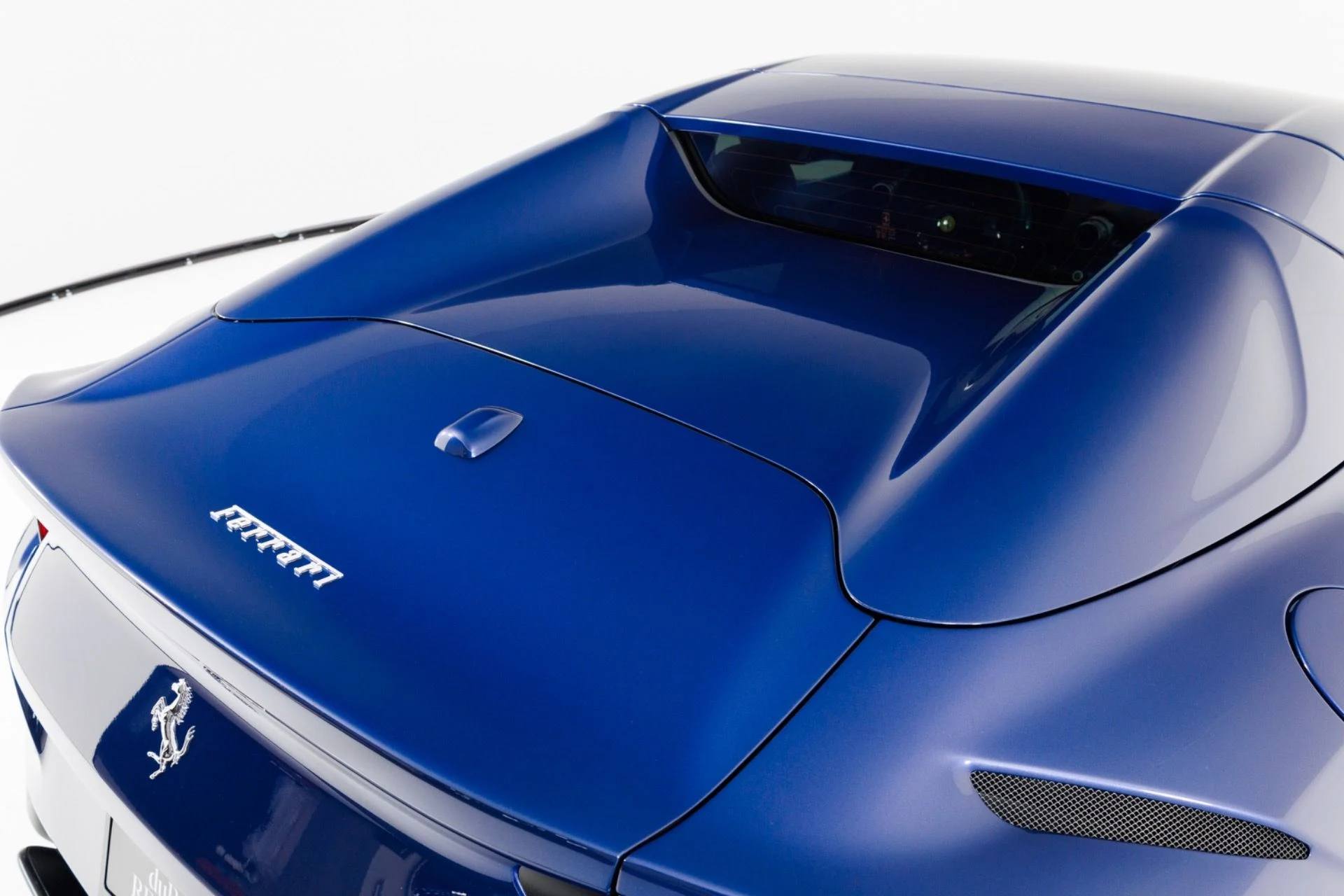 mph071_4292557375_Used_2021_Ferrari_812_GTS_1786404038_6a7711c26e