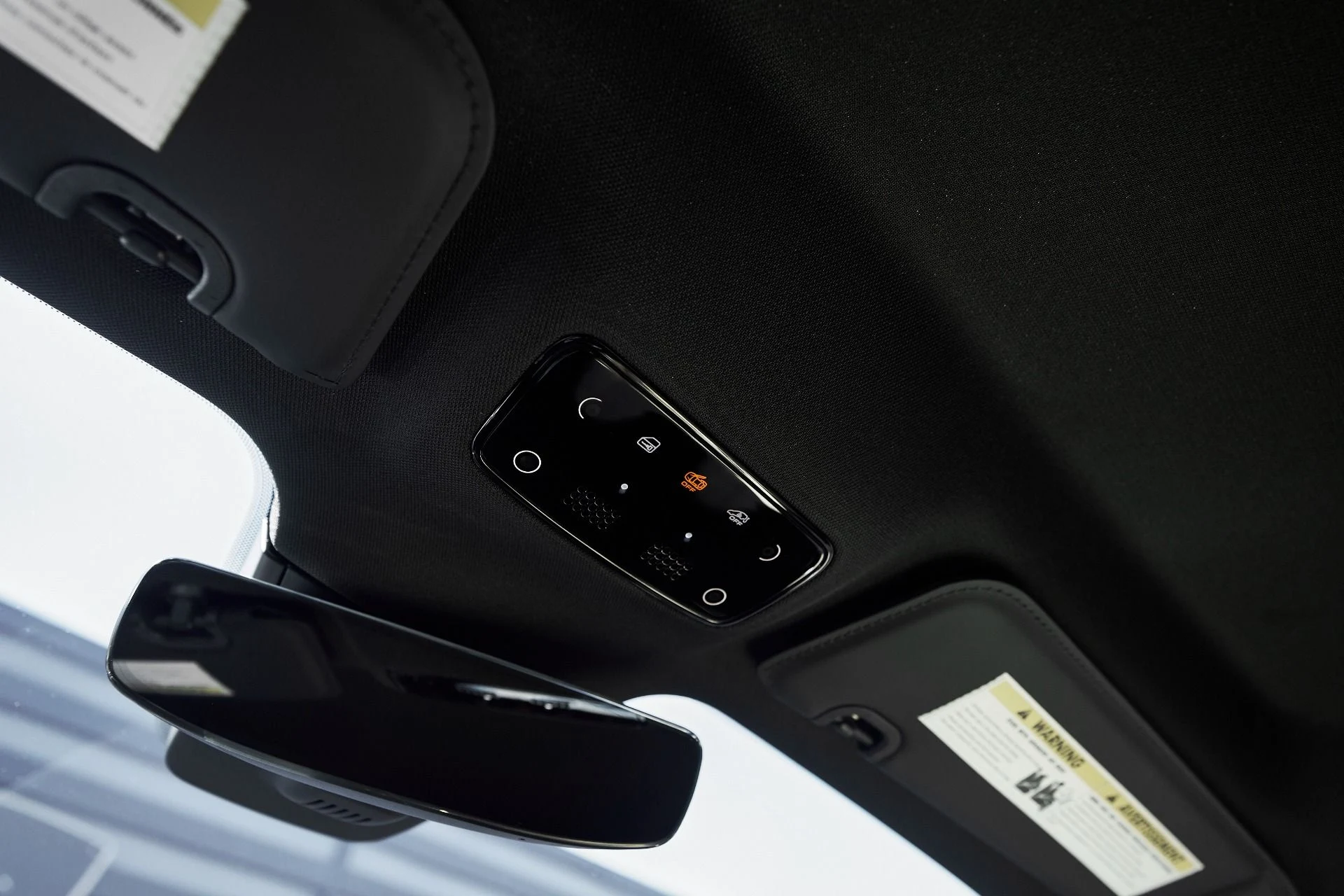 mph071_4314524_Used_2022_Ferrari_SF_90_Stradale_Base_1760227068_c9cce26518