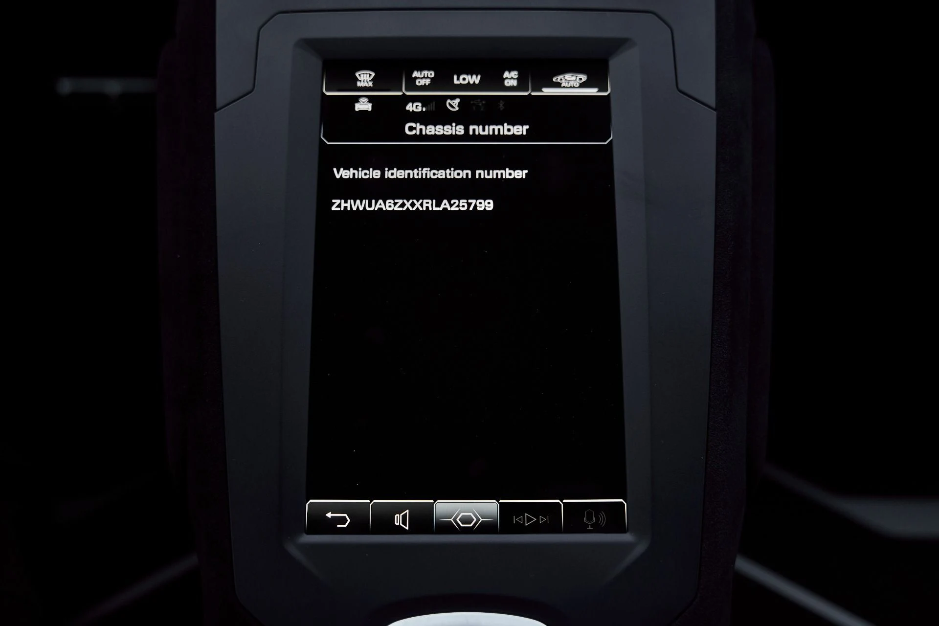 mph071_442174362_Used_2024_Lamborghini_Huracan_STO_Base_1775782838_0d66d8280a