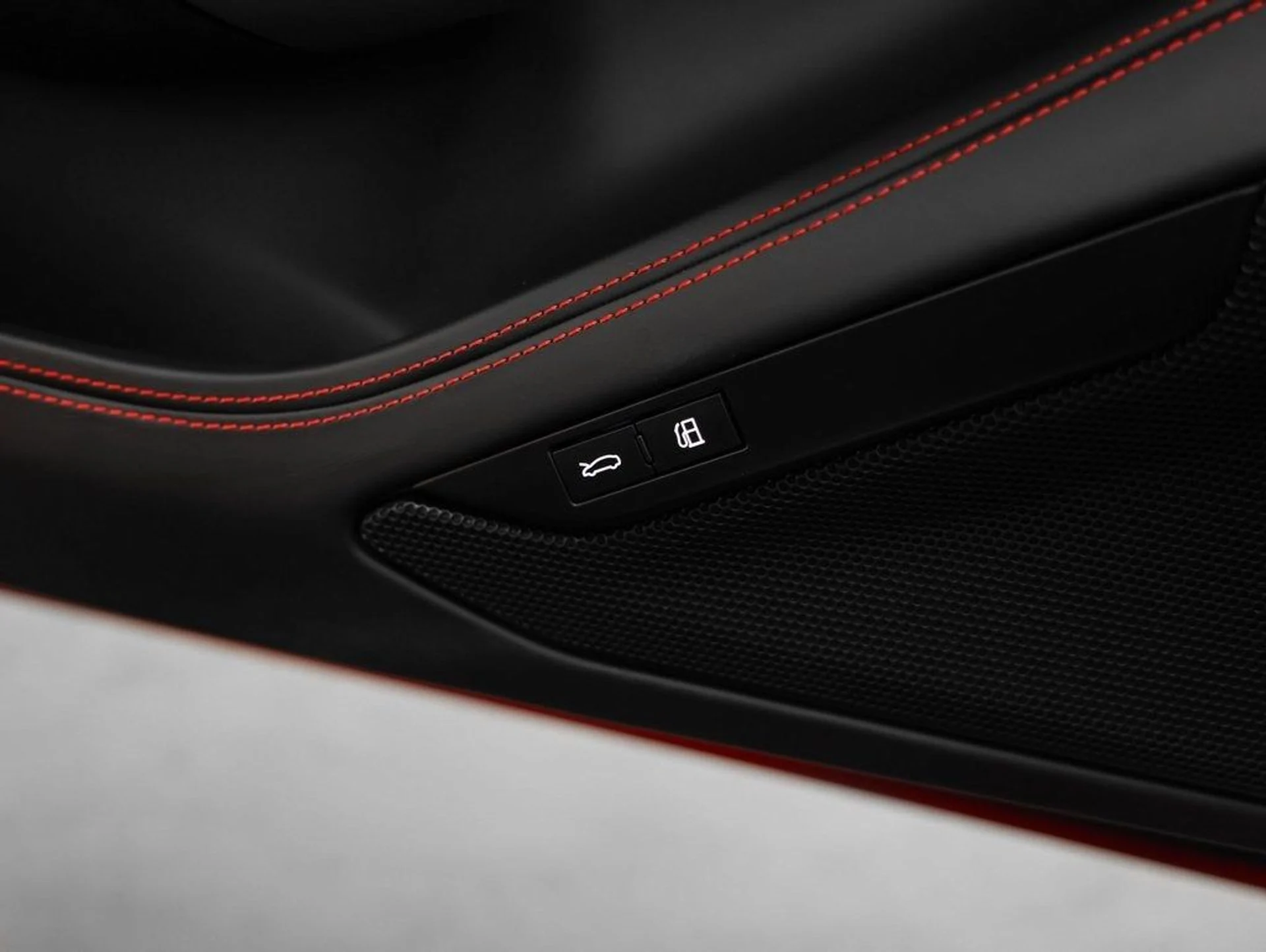 mph071_458896804_72_3911b5ea95